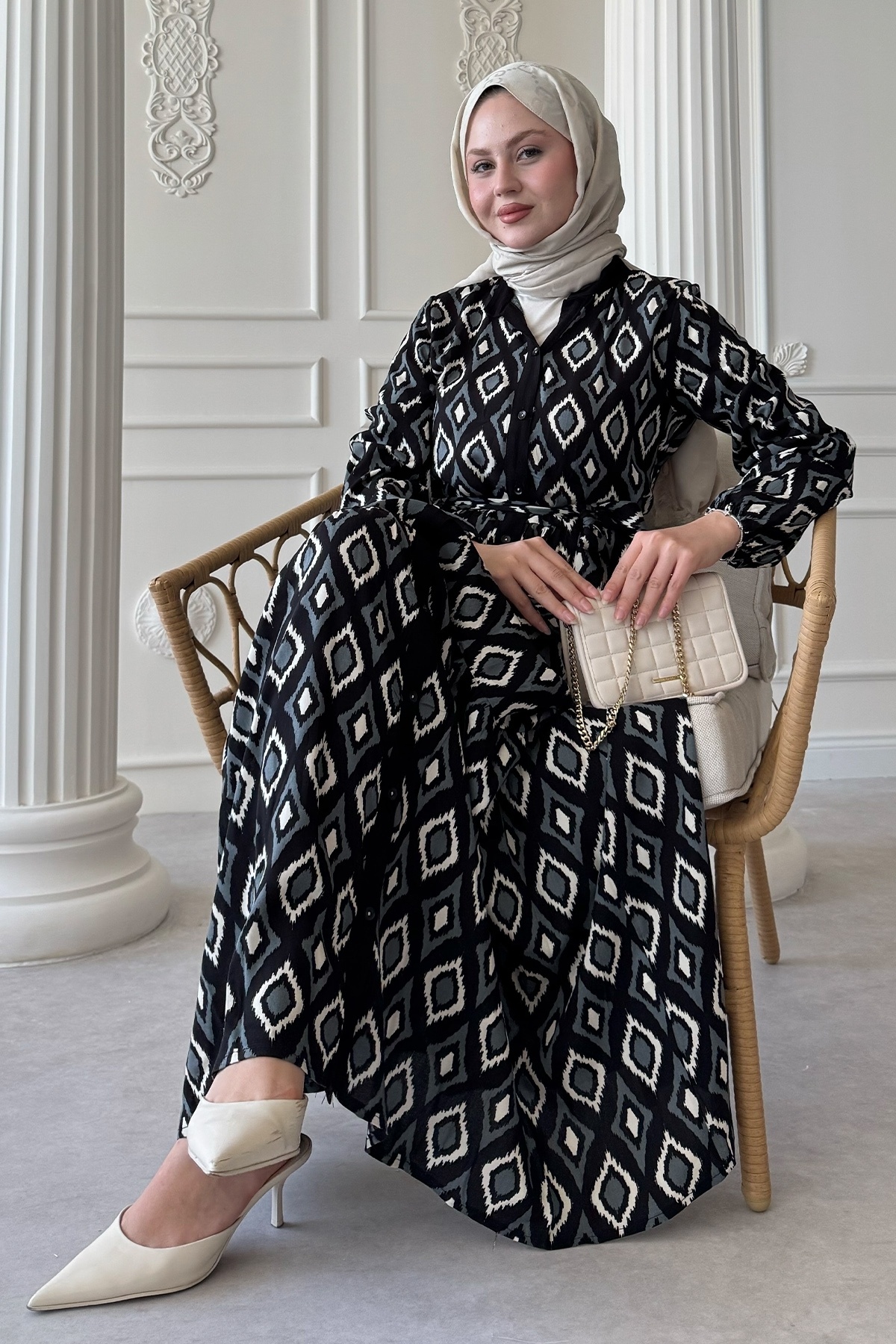 InStyle-Rochie neagră din viscoză marmorată cu model triunghi 3