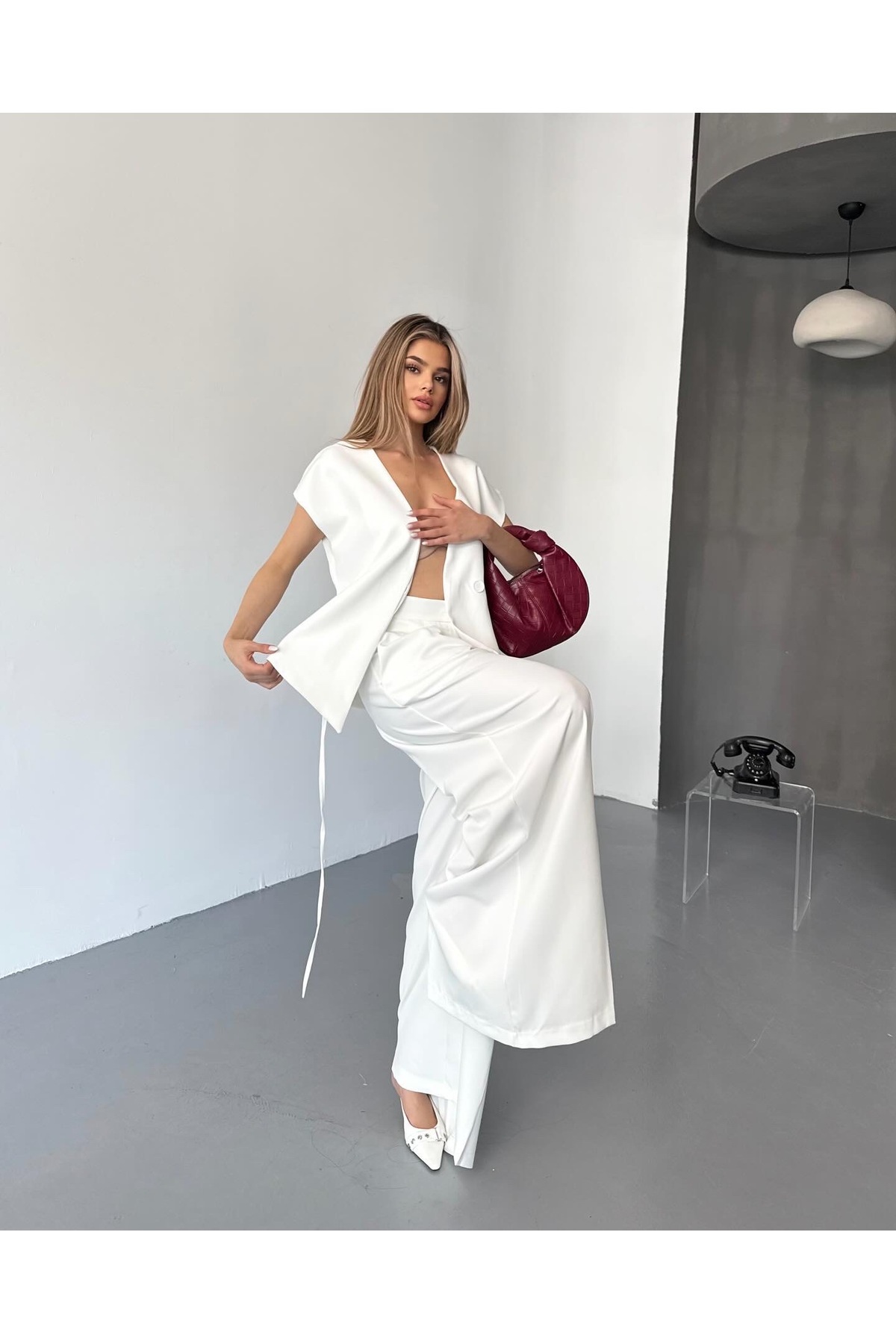 Cappmoda-Tkm-03676 White Padded Vest Palazzo Trousers Polyviscon Fabric Double Suit 3