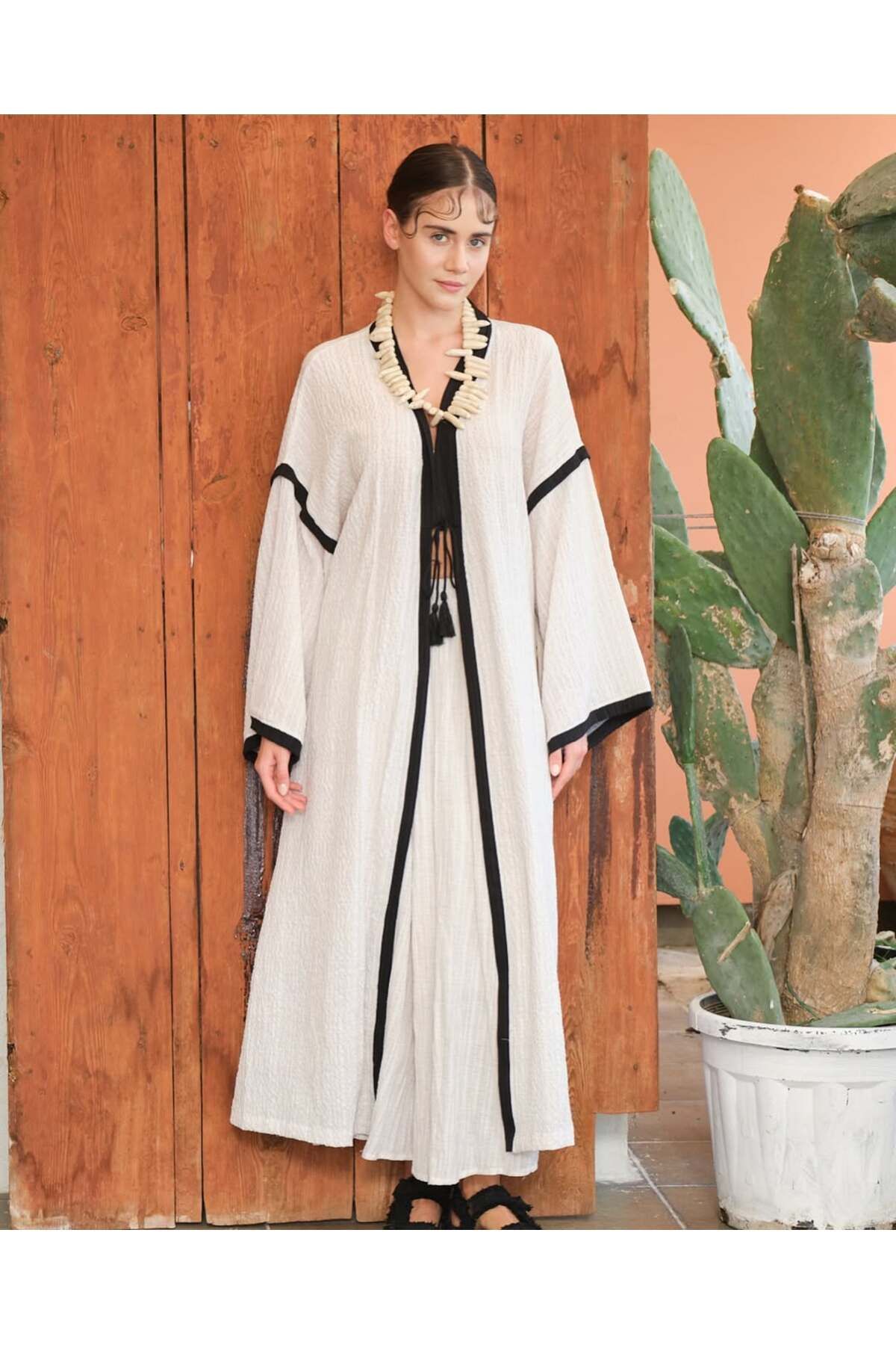 Holly Beez Garnili Önden Bağlamalı Uzun Kimono