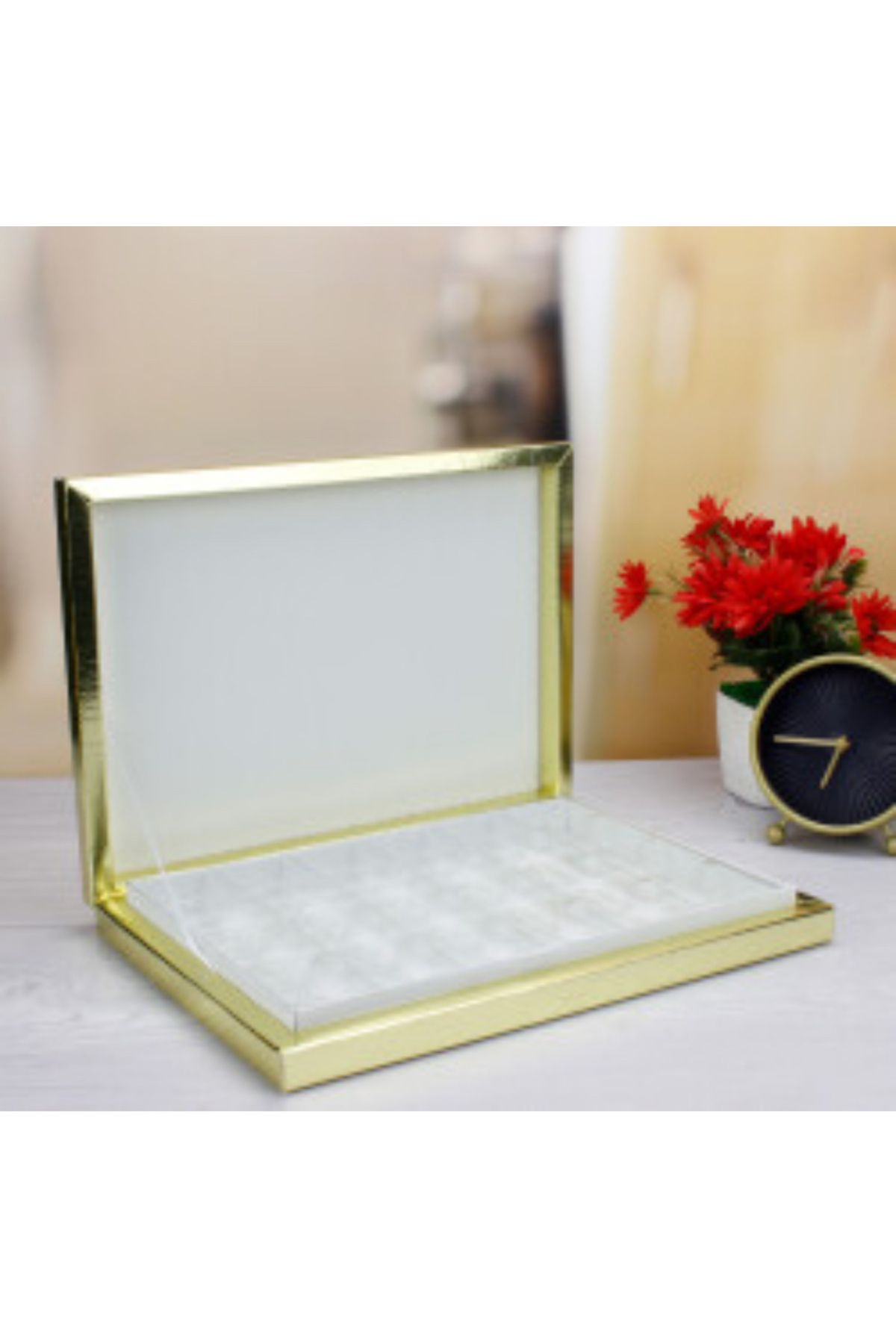 Çemrek Süs Parti Büyük Gold Dikdörtgen Çikolata Kutusu Karton Çikolata Kutusu 28 cm 24 Bölmeli
