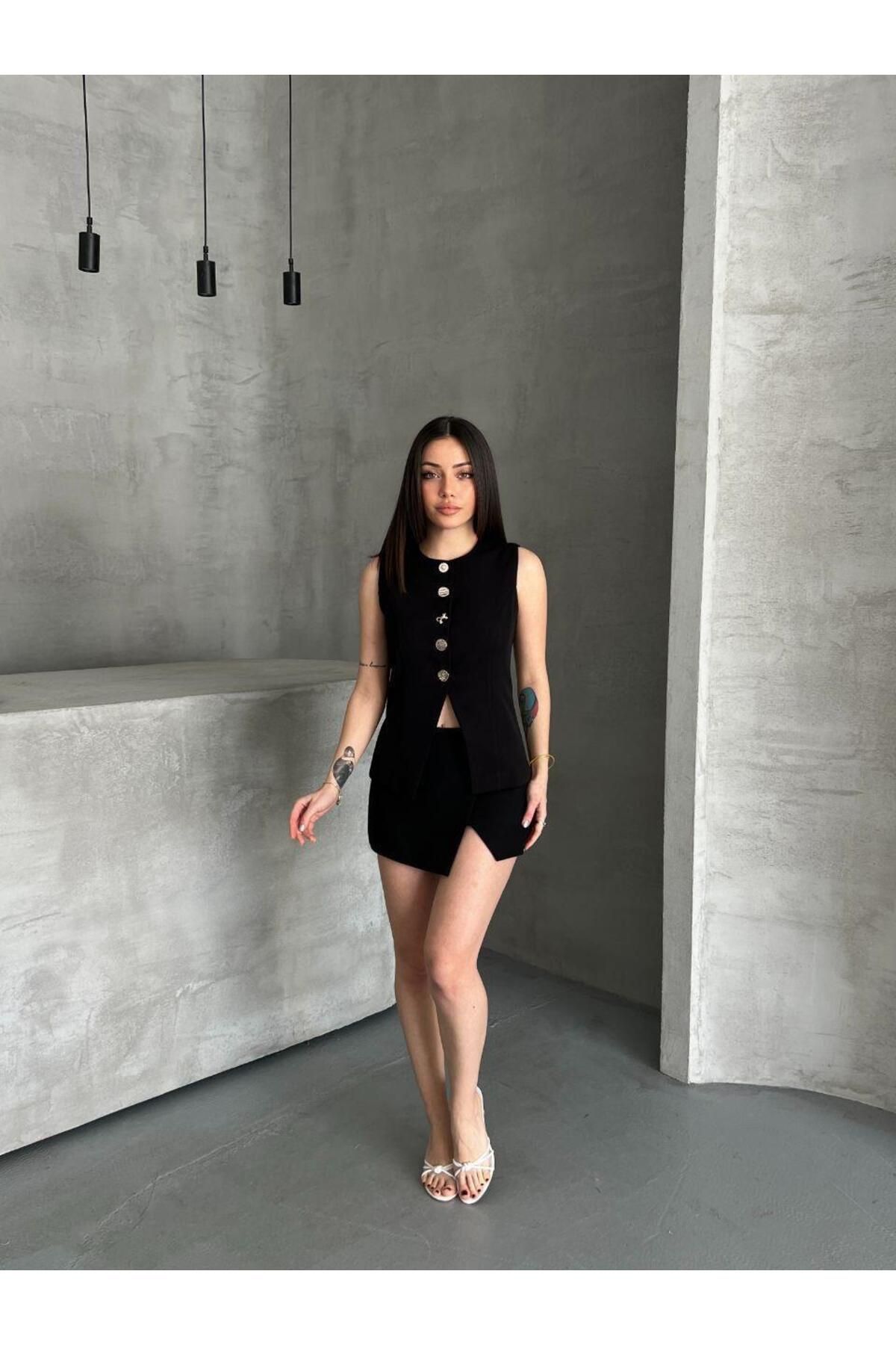 Moda Asrın Siyah Önü V Kesim Gold Düğmeli Yelek