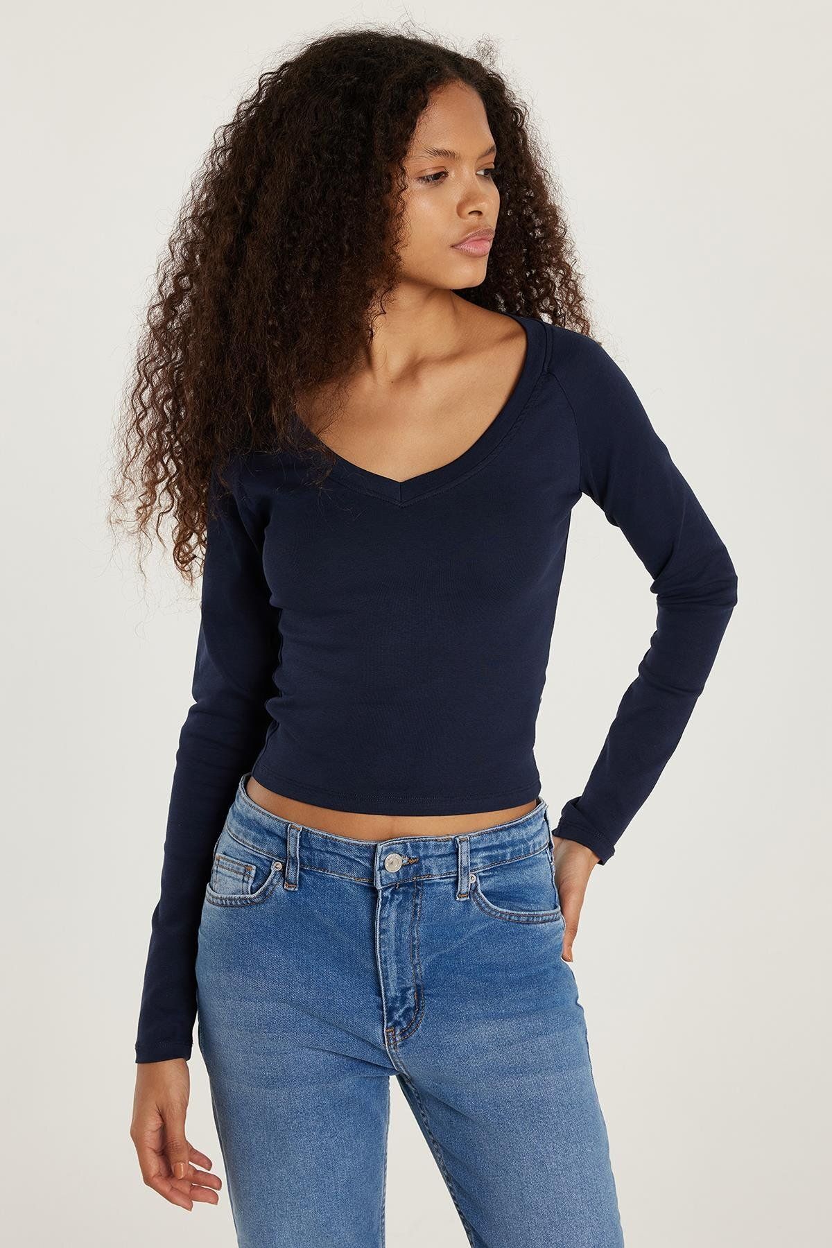 Tudors Kadın Slim Fit Dar Kesim Pamuklu Geniş Yaka Lacivert Bluz