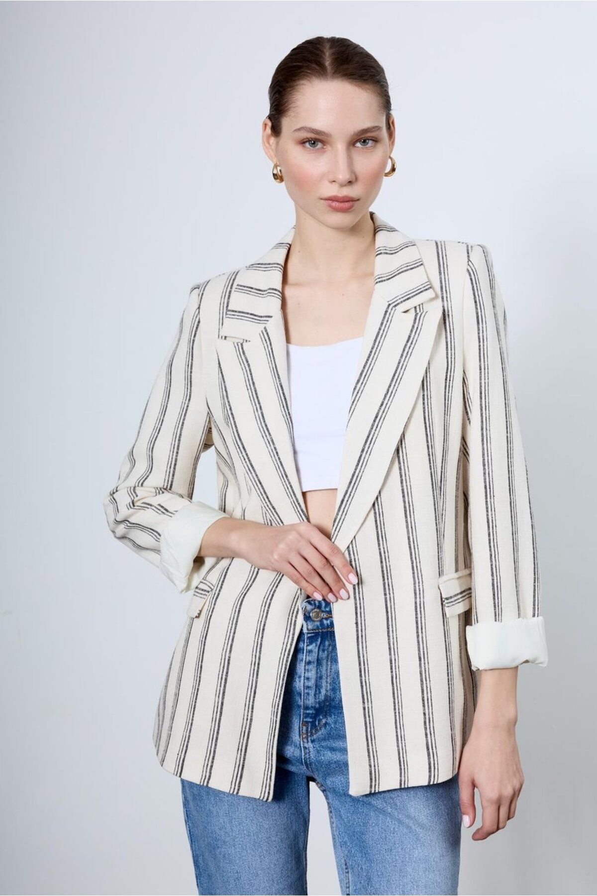 FEMMESTUDIO Kadın Krem Lacivert Çizgi Detaylı Blazer Ceket