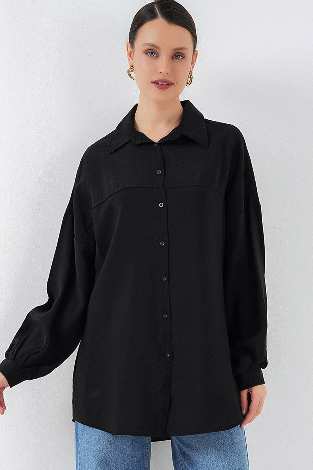 Ottawe Relaxed Fit Rahat Kalıp Yakalı Düğme Kapama Kolu Manşetli Uzun Kol Tarz Günlük Uzun Oversize Gömlek