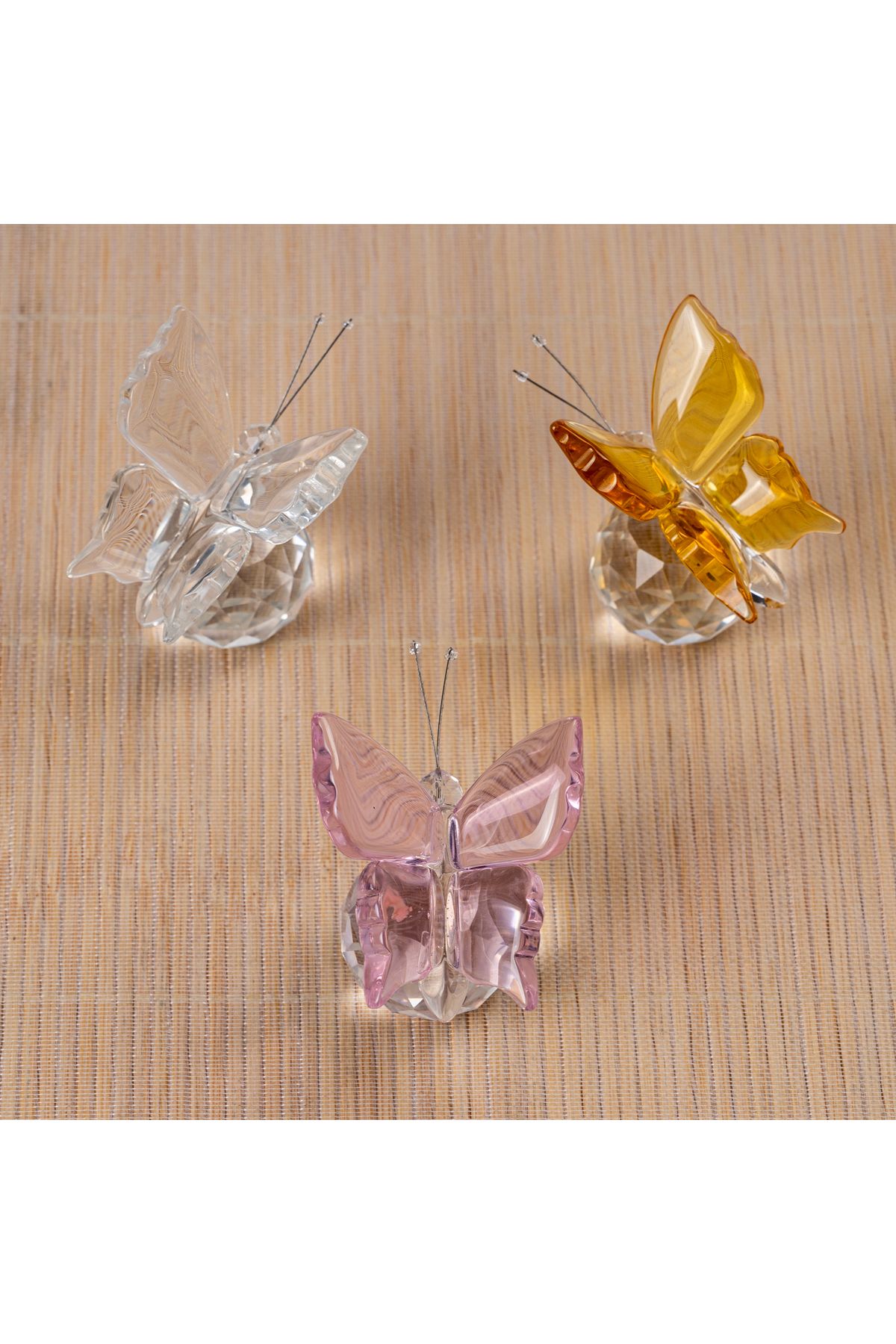 Hinora Kristal Top Üstü Kelebek Süs Dekor 6x4 Cm TEKLİ SATILIR
