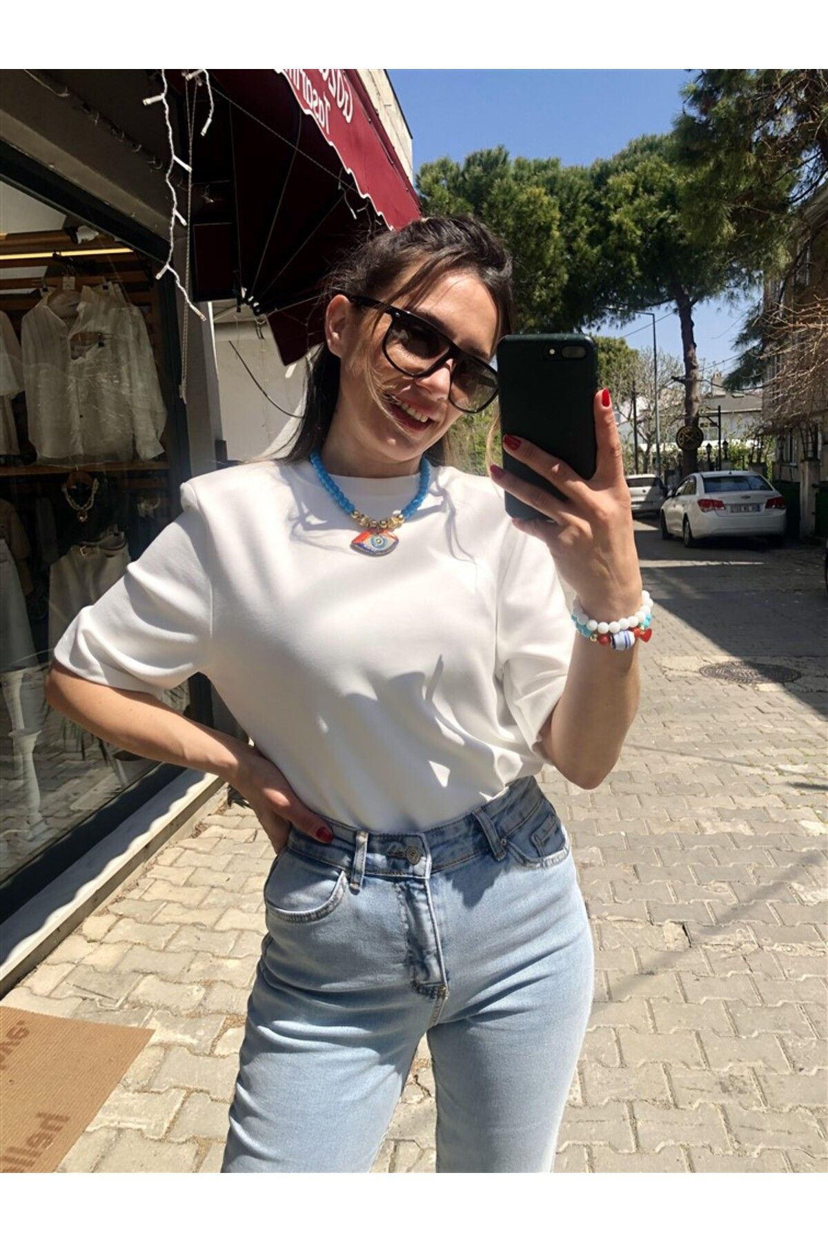 Gözde Tasarım Butik KADIN BEYAZ RENK BAHARLIK YAZLIK BASİC BİSİKLET YAKA KISA KOL VATKALI TSHİRT