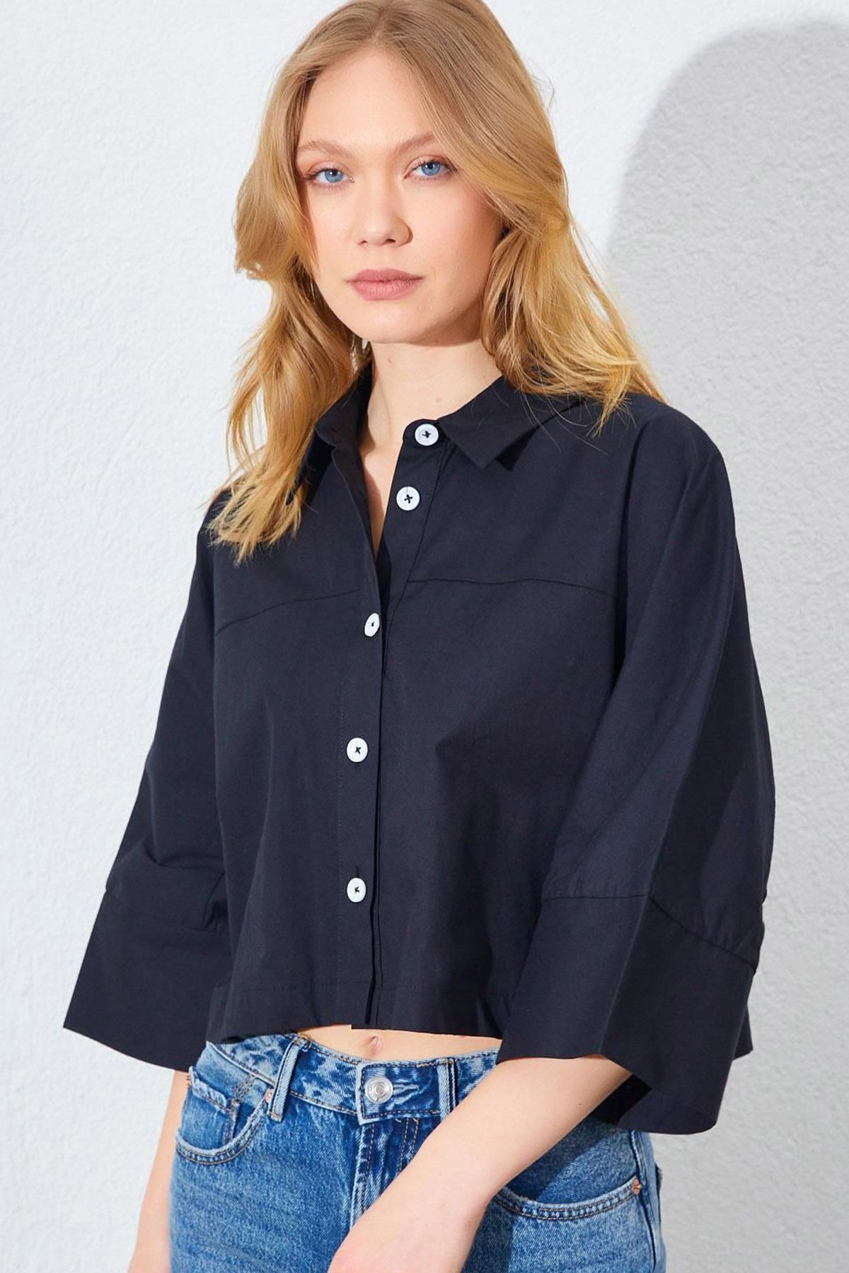 CoolLook Gömlek Yakalı Düğme Kapamalı Çeyrek Bol Kollu Rahat Kesim Tarz Casual Kısa Crop Gömlek