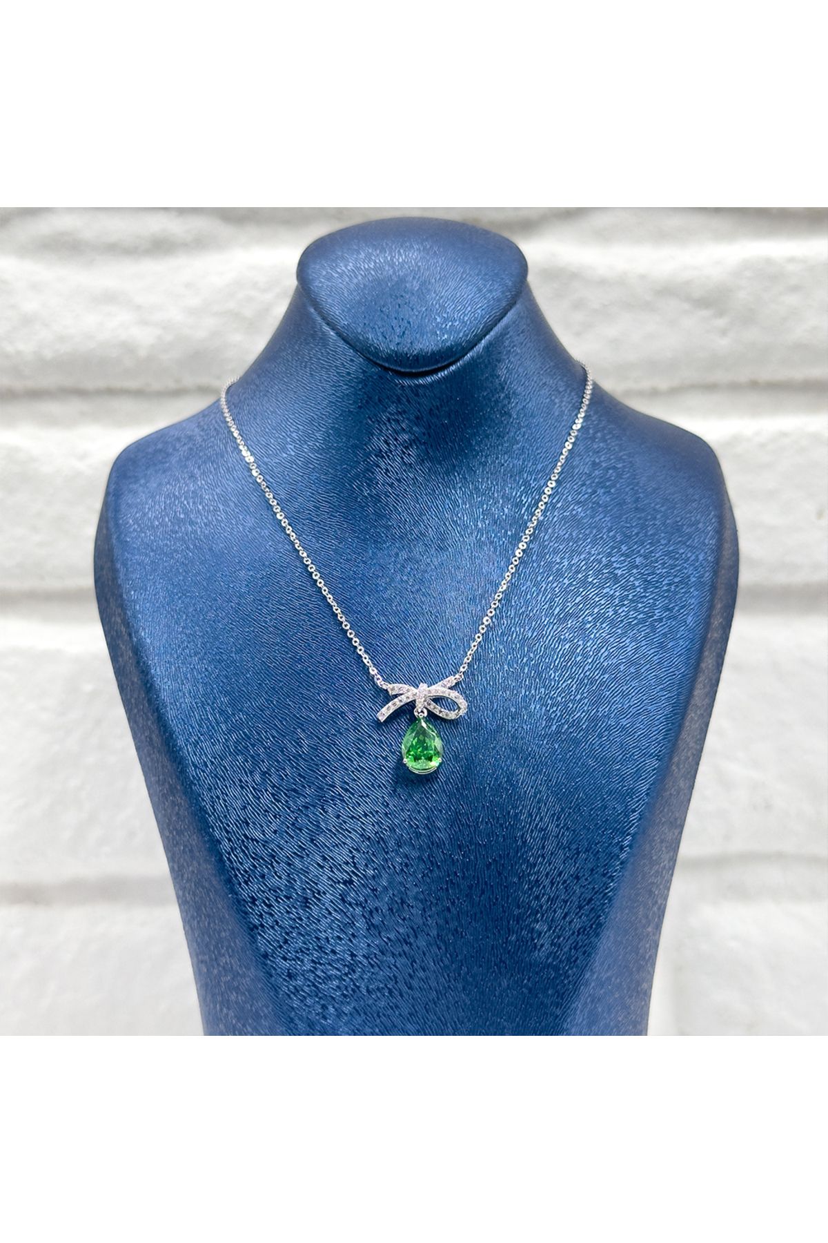 Livora Jewelry Damla Zümrüt Papyon Gümüş Kolye