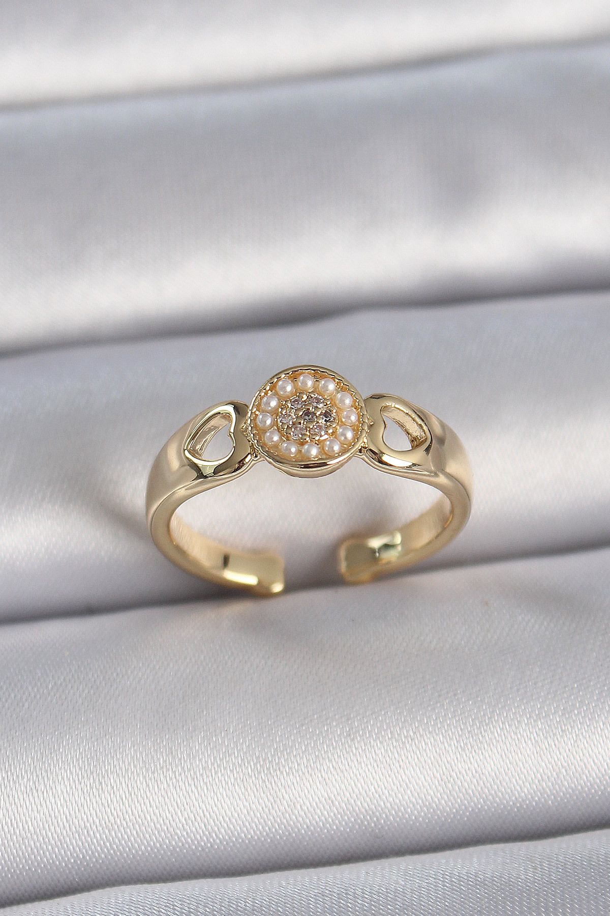 MMB Boutique Pirinç Gold Renk Zirkon Taşlı İncili Kalp İşleme Detay Ayarlanabilir Kadın Yüzük