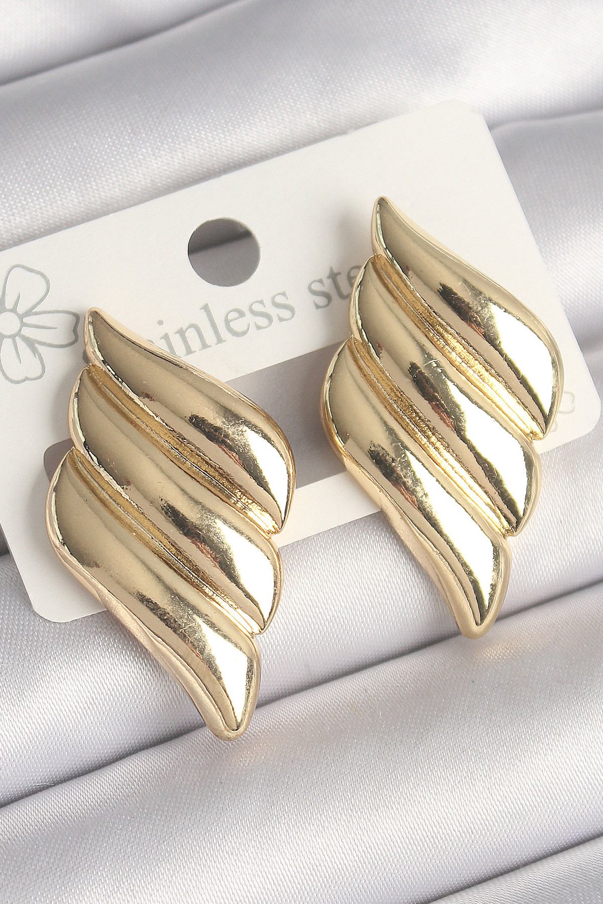 BZK ACCESSORİES Pirinç Gold Renk 3 Sıralı Dalgalı Model Kadın Küpe