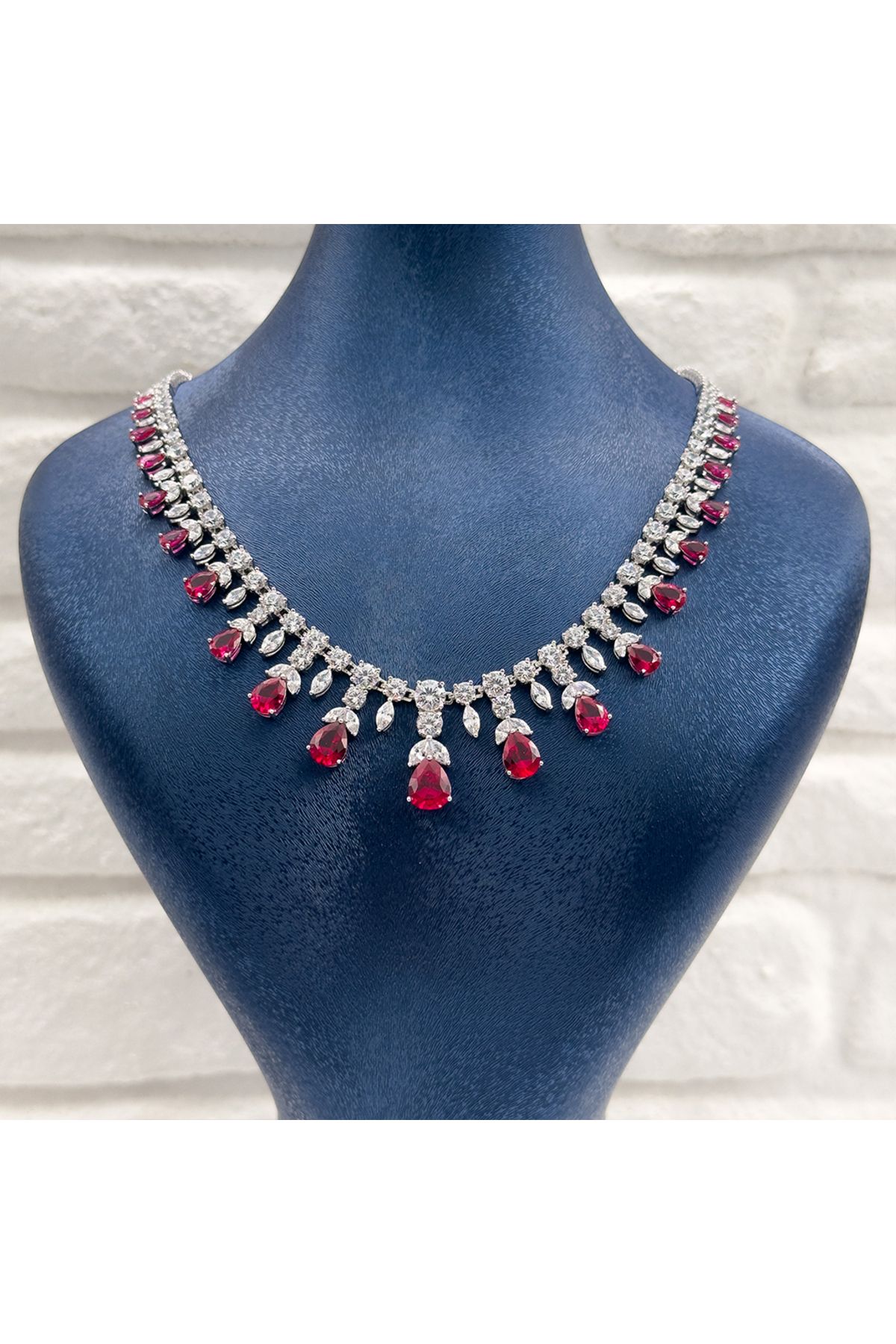 Livora Jewelry Pırlanta Montür Yakut Taşlı Gümüş Gerdanlık