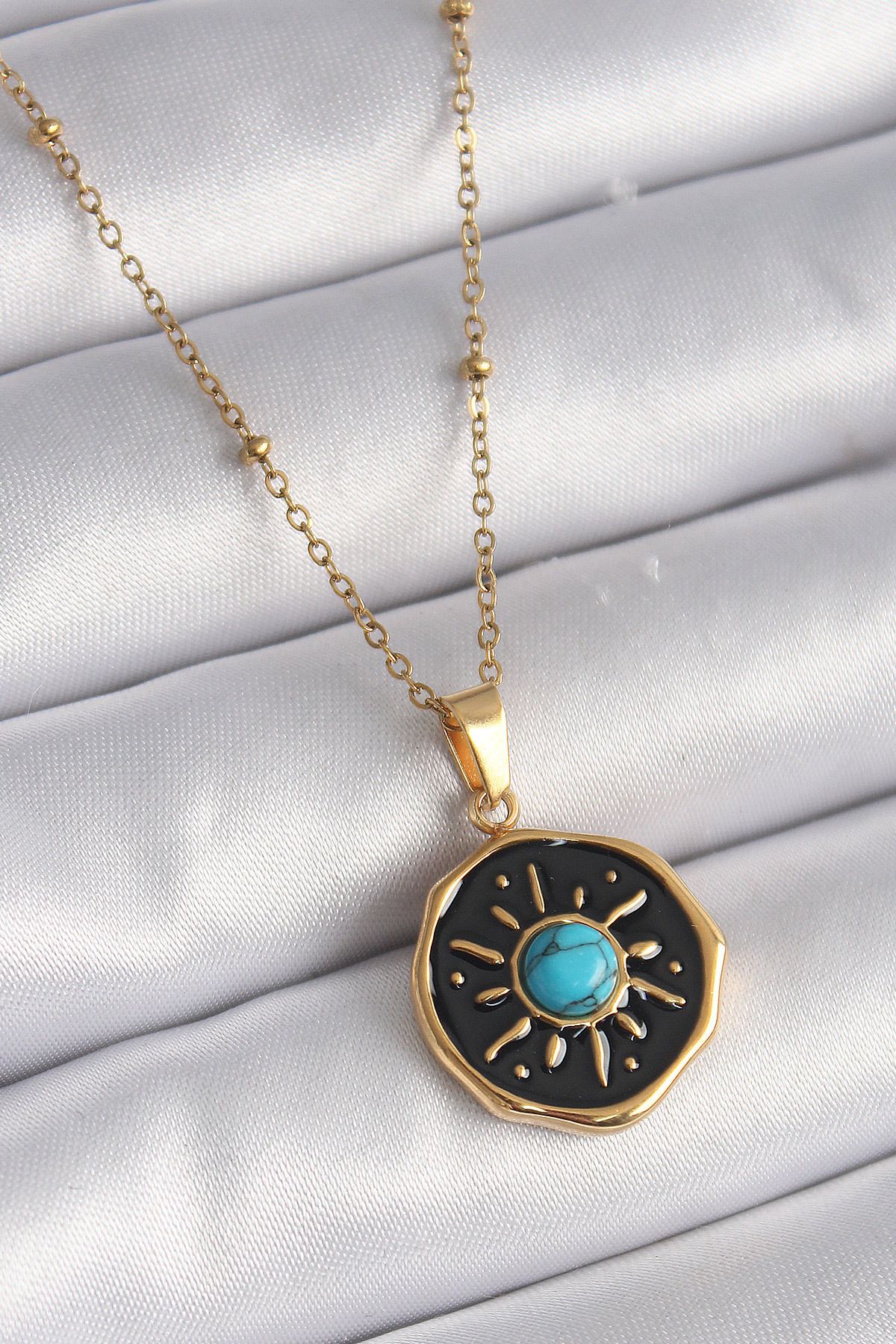 MMB Boutique 316L Çelik Gold Renk Mavi Boncuk Güneş İşleme Madalyon Model Kadın Kolye