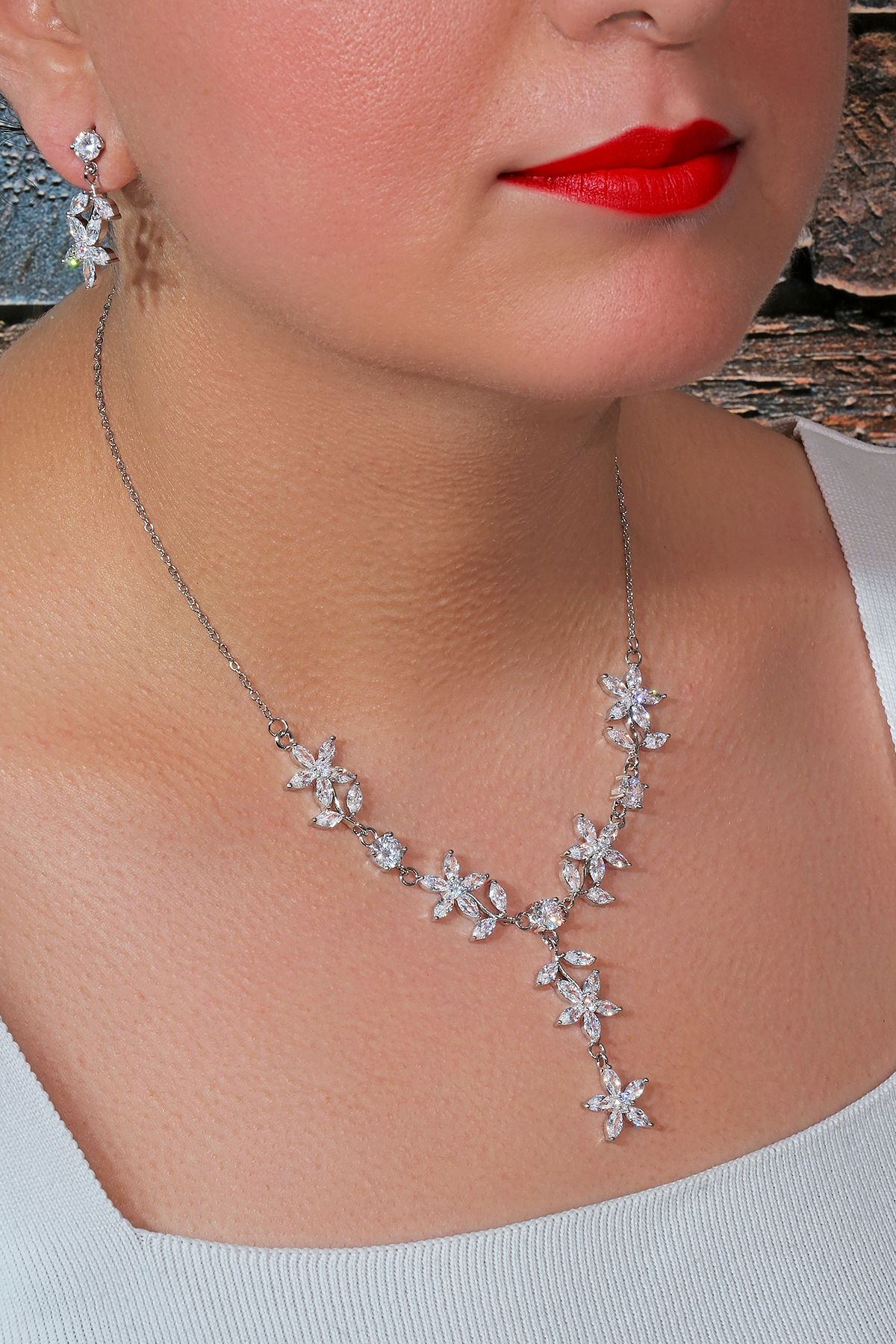 ÖZÜM TAKI Kadın Zirkon Taşlı İkili Set Kolye Küpe Silver ÇİÇEK MODEL