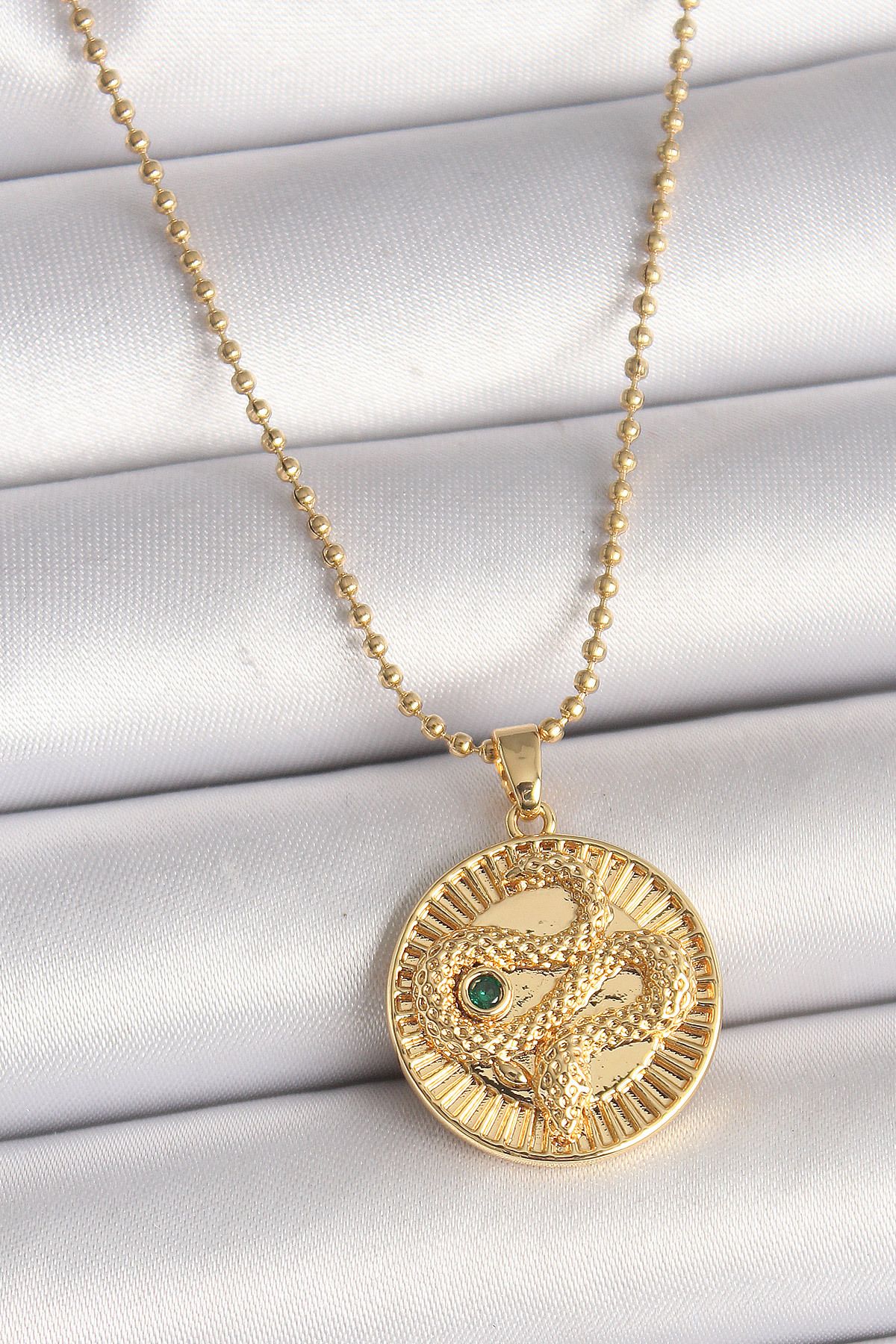 MMB Boutique 316L Çelik Gold Renk Topçuk Zincir Yılan İşlemeli Zirkon Taş Detaylı Madalyon Model Kadın Kolye
