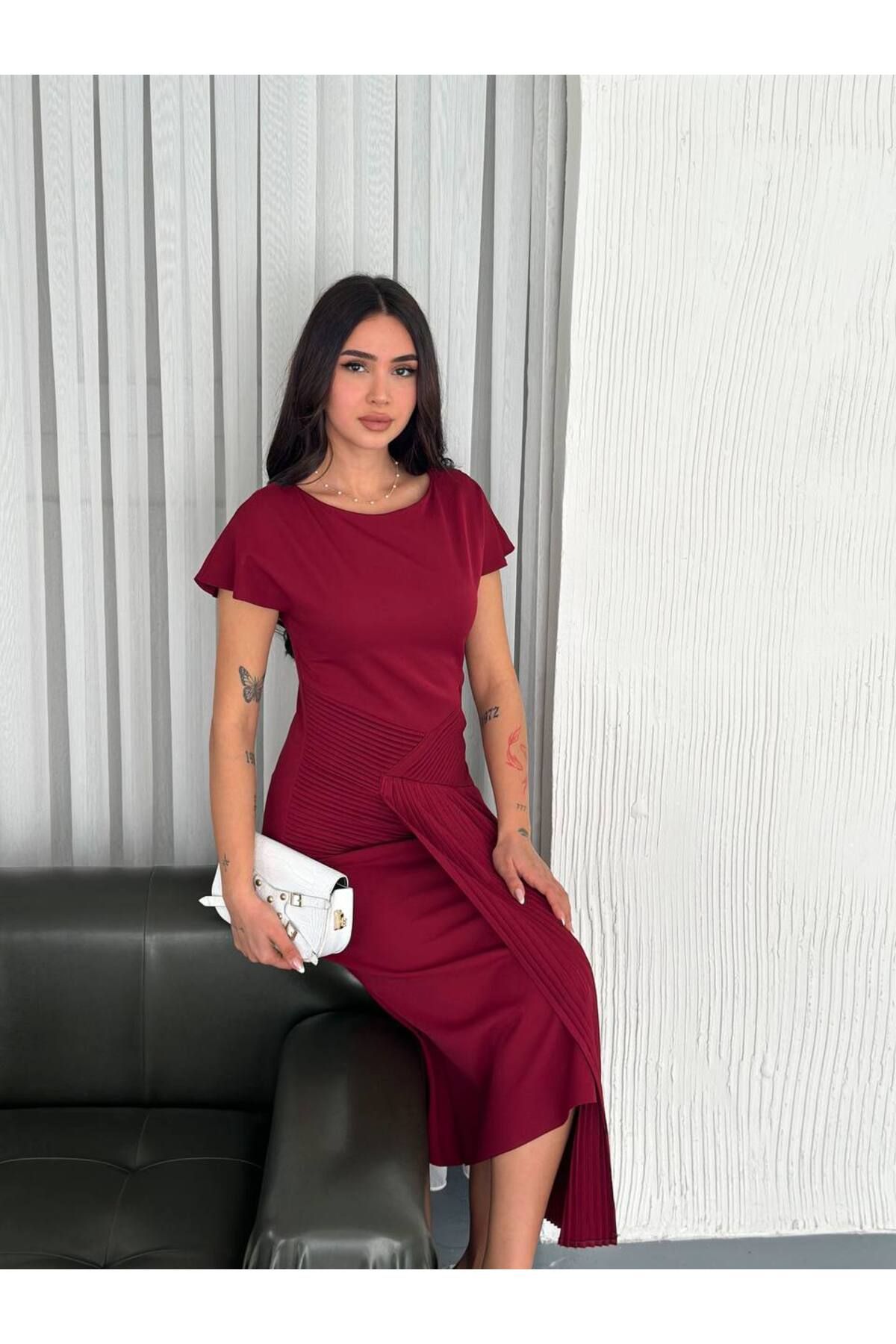 Castivo Fashion Zarif Form Pliseli Kısa Kollu Midi Elbise