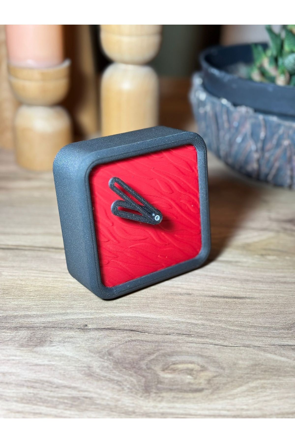 Home Minimalist Kare Masa Saati Siyah Kırmızı
