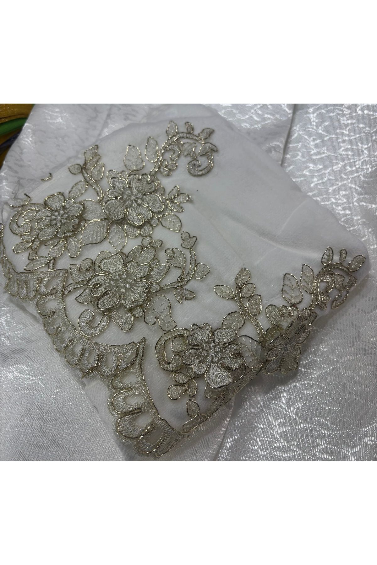 Muensu Çeyizlik Nakışlı Fransız Kadife Havlu 1 Adet One Size 0001