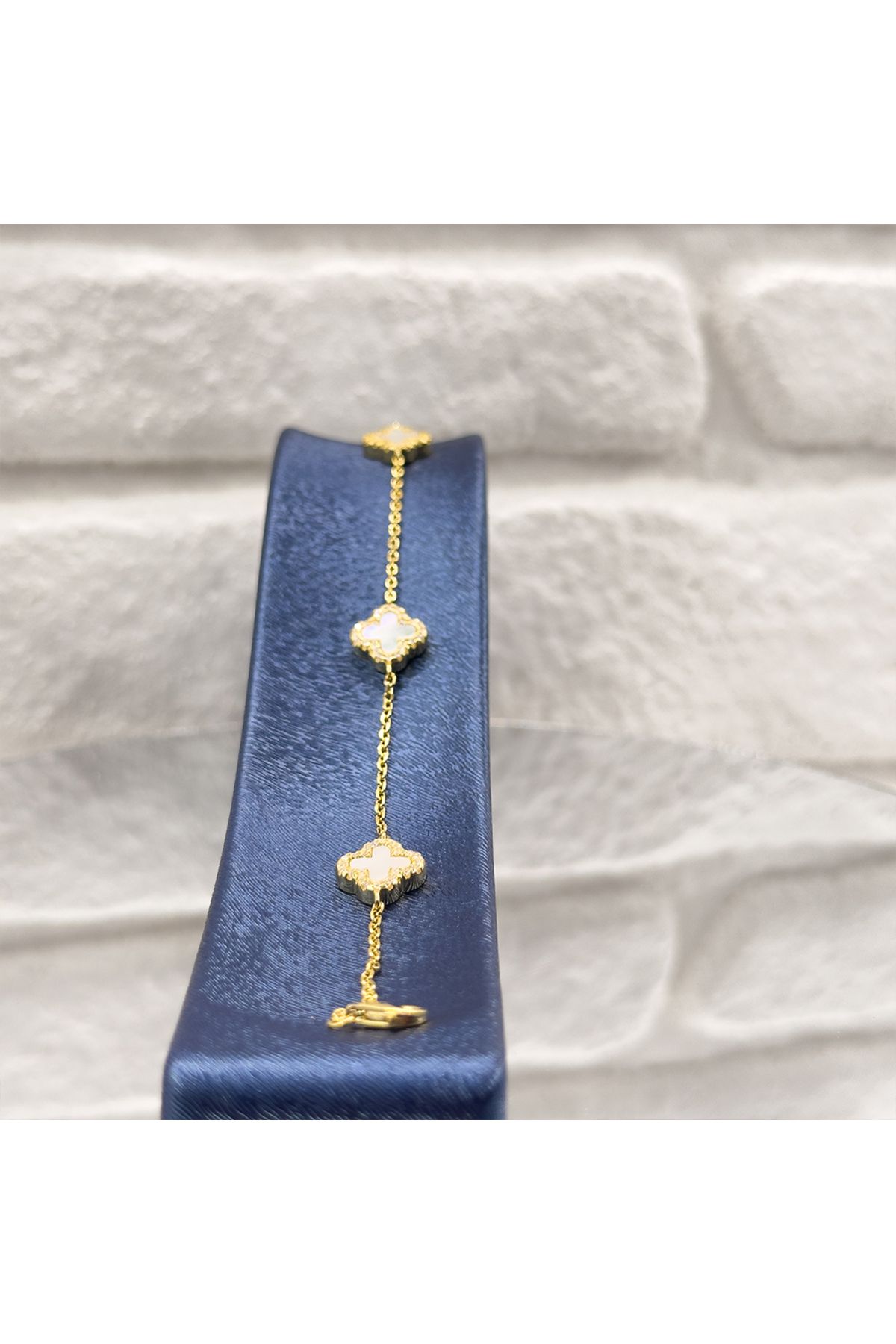 Livora Jewelry Altın Renk Beyaz Van Cleef Gümüş Bileklik