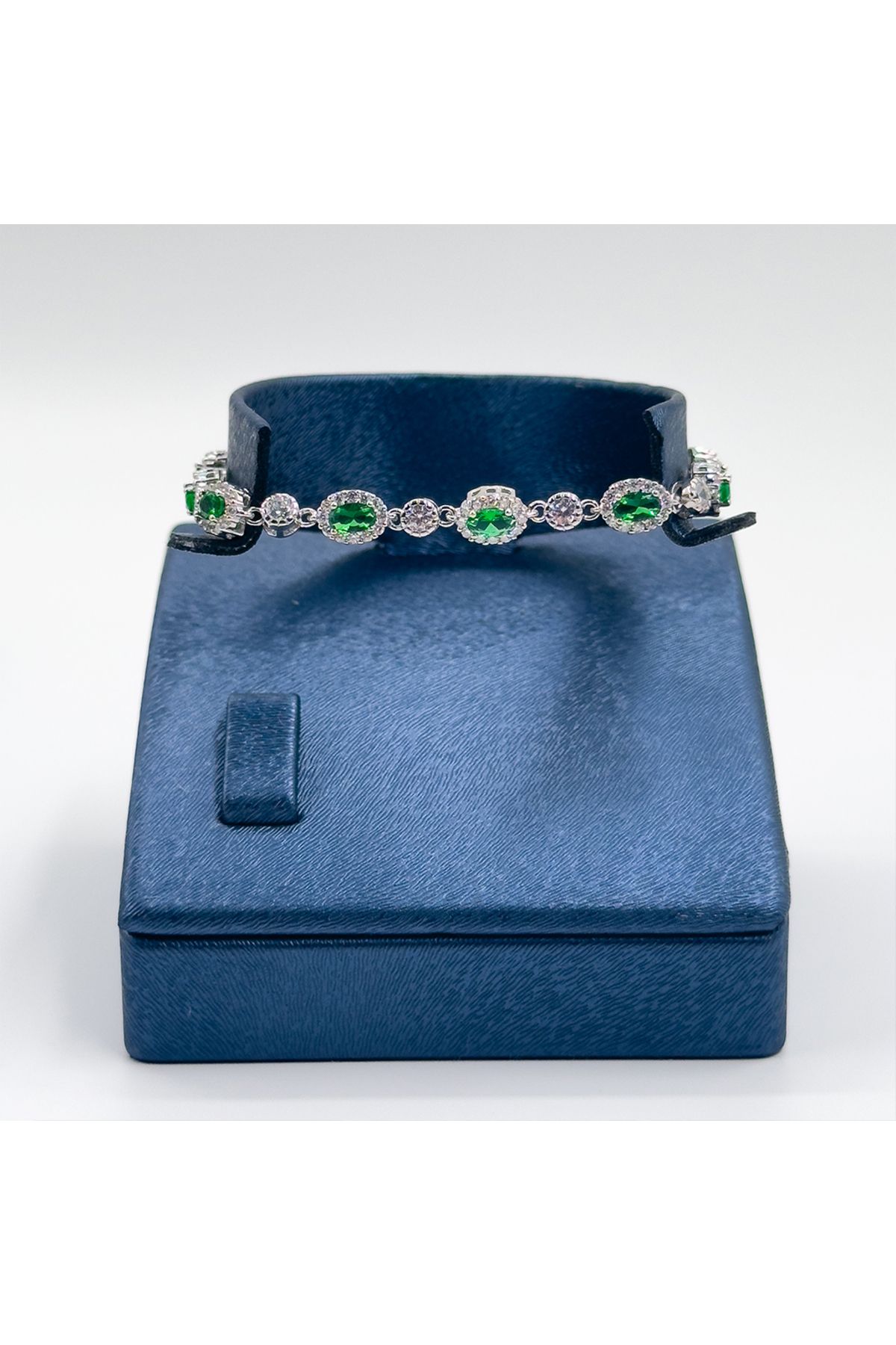 Livora Jewelry Zümrüt Taşlı Su Yolu Gümüş Bileklik