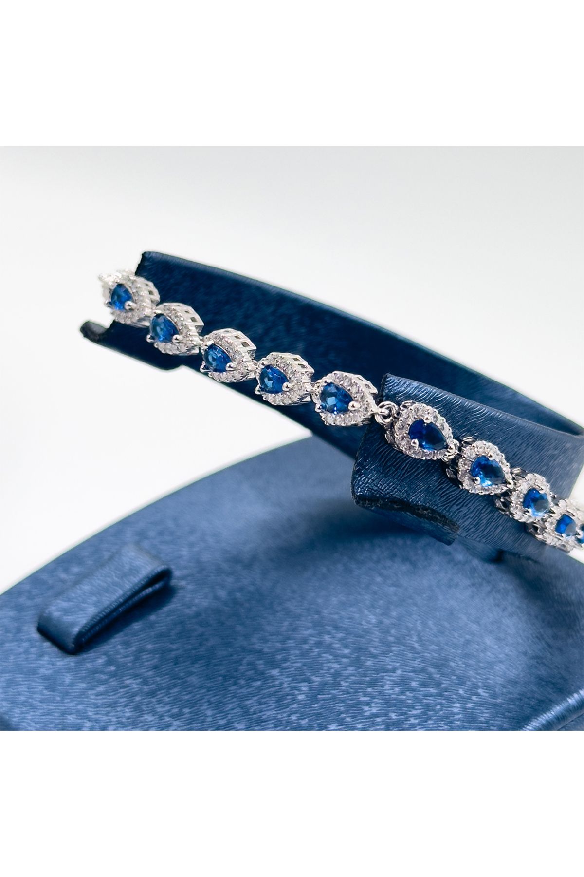 Livora Jewelry Safir Taşlı Damla Model Gümüş Bileklik