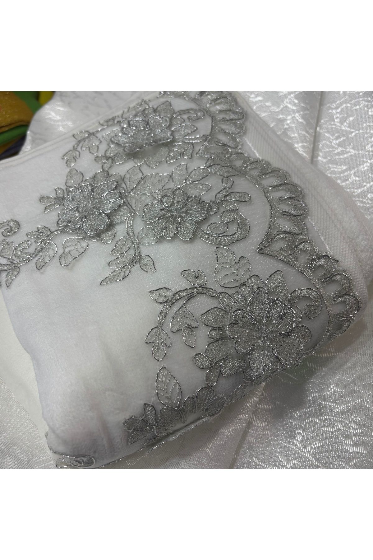 Muensu Çeyizlik Nakışlı Fransız Kadife Havlu 1 Adet One Size 0001
