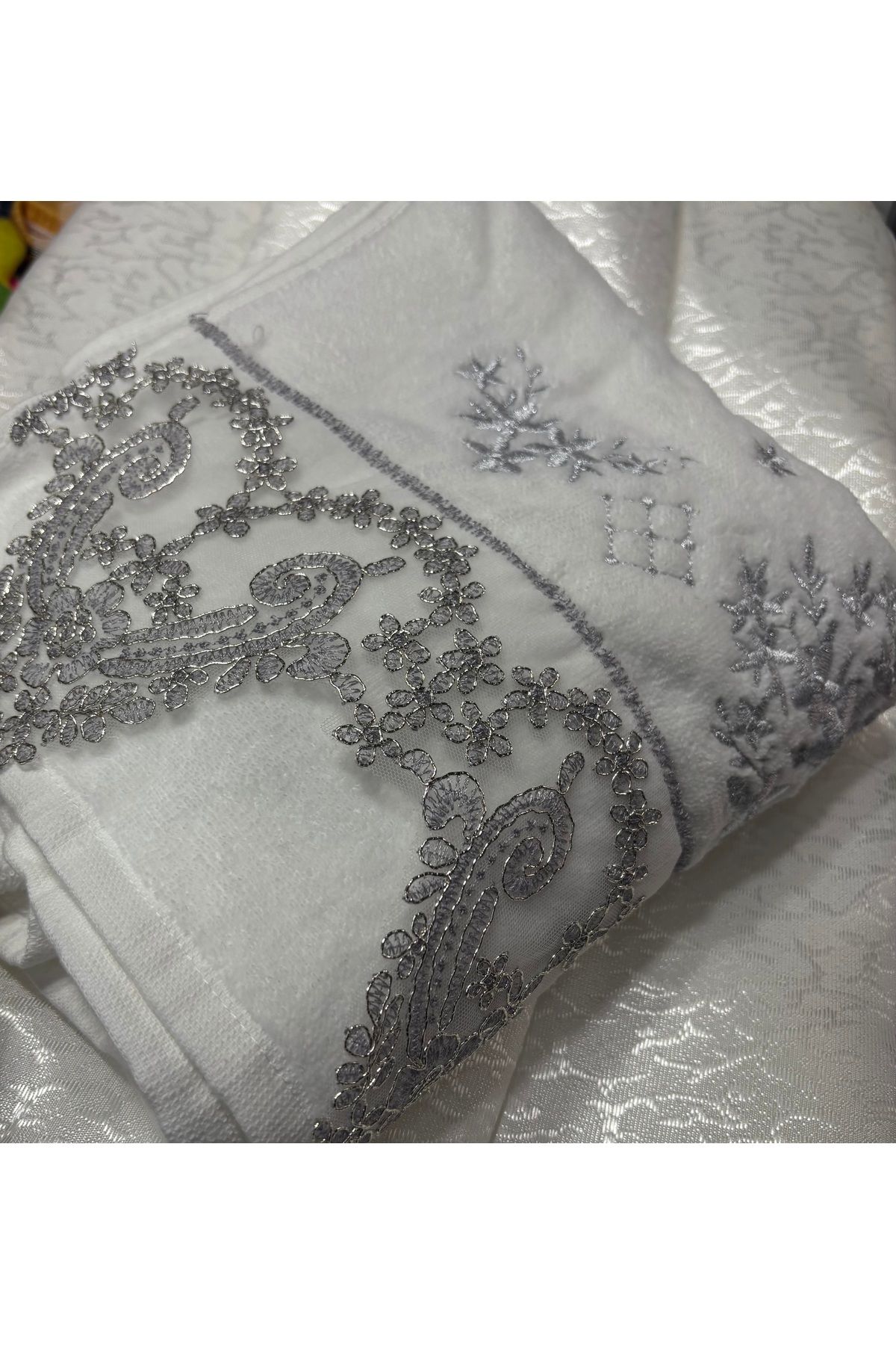 Muensu Çeyizlik Nakışlı Fransız Kadife Havlu 1 Adet One Size 0001