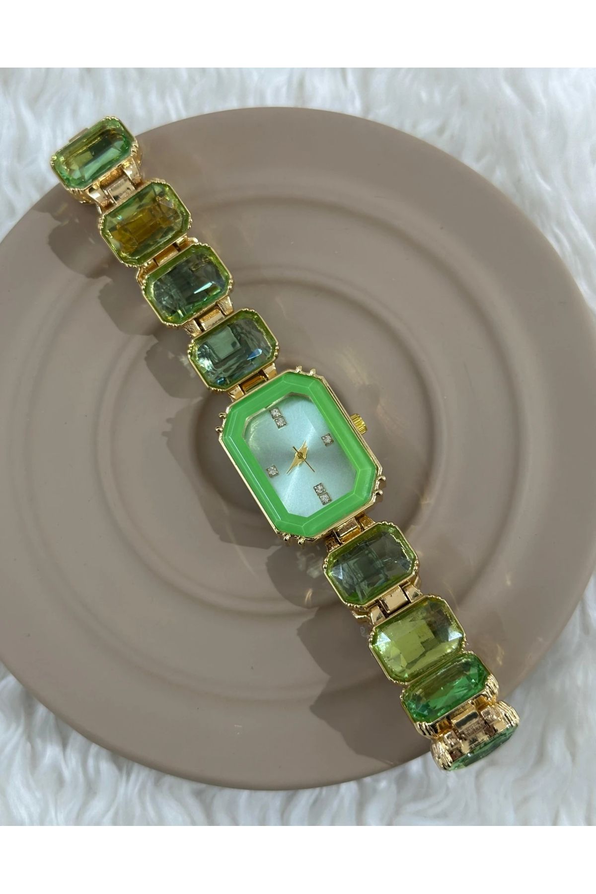 Maide Jewelry Yeşil Lüx Kesme Taşlı Kol Saati Kadın Hediye Anneler Günü Hediye