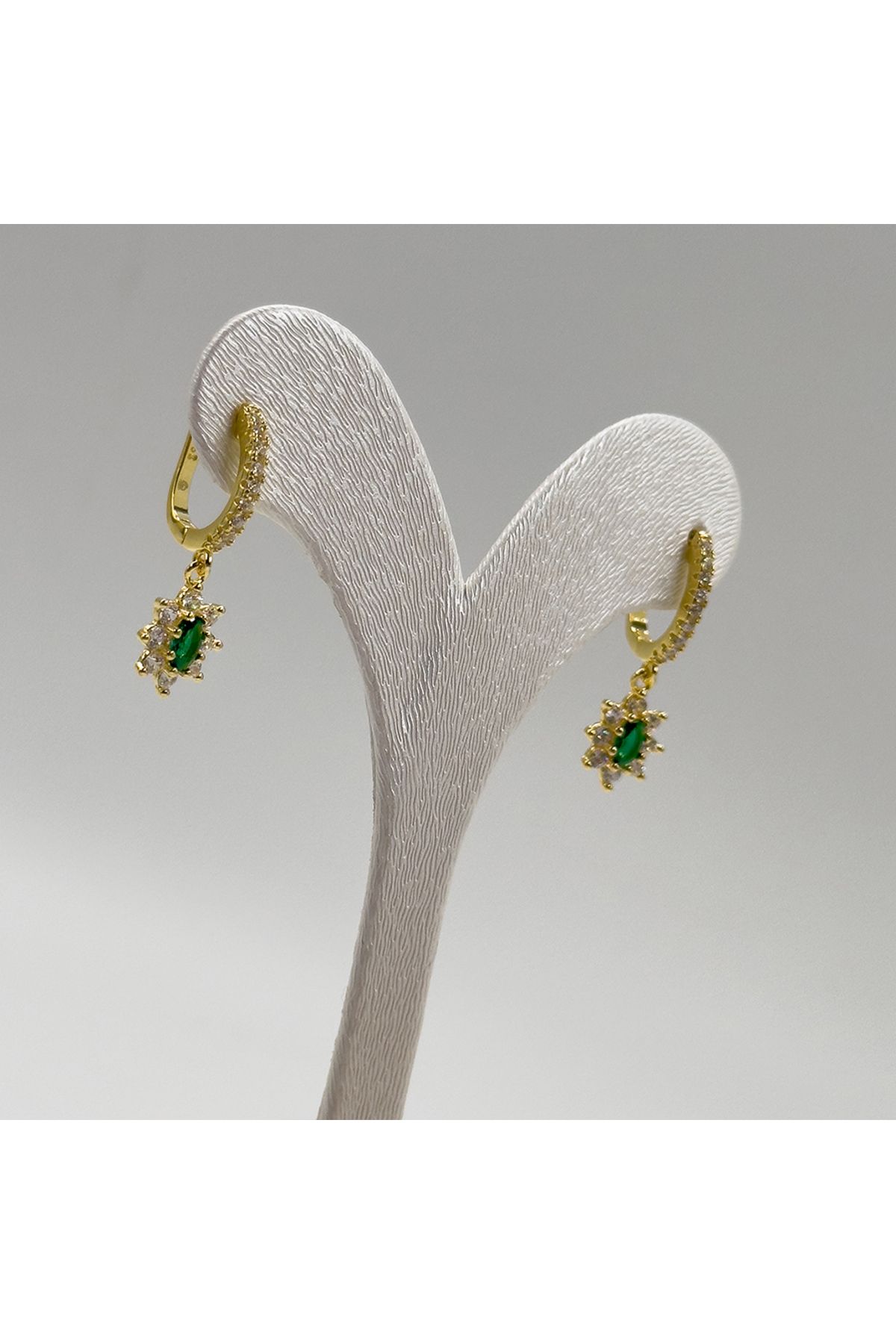 Livora Jewelry Gold Renk Zümrüt Taşlı Gümüş Küpe
