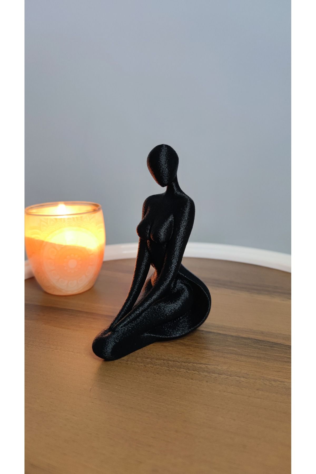 GİZZSTORE HOME Oturan Kadın Biblo Heykel Ev Dekorasyonu Dekoratif Hediyelik 14 cm Siyah