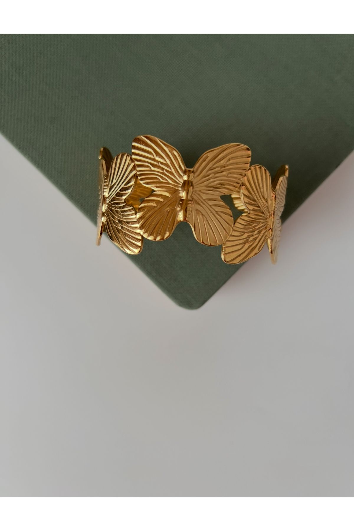 Store Gold Renk Çelik Kelebek Açık Kelepçe Bileklik