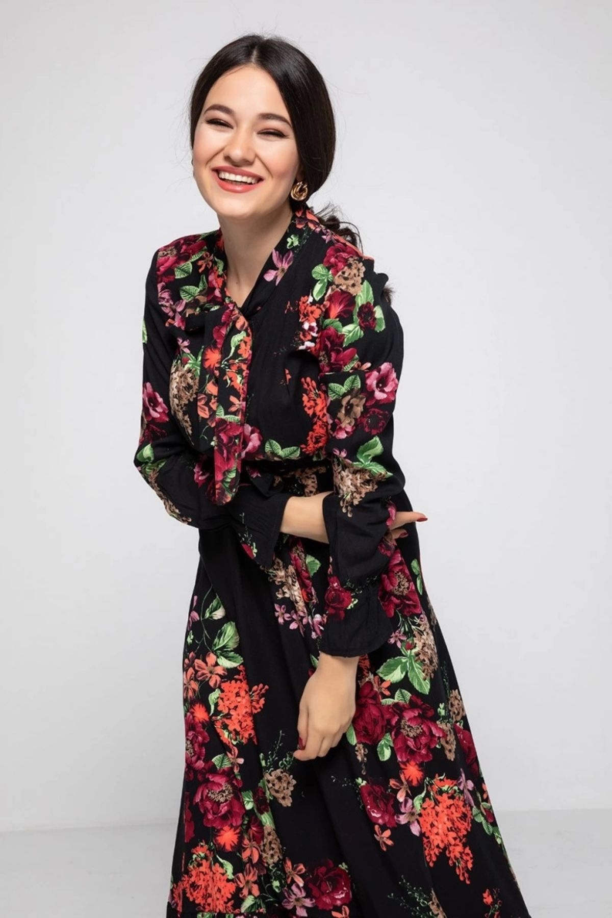 azra moda Yaka Bağlama İri Çiçek Desen Elbise Siyah