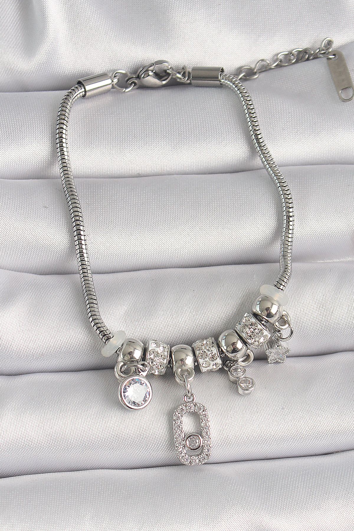 MMB Boutique Pirinç Gümüş Renk Zincir Sallantı Zirkon Taşlı Messika Figür Yıldız Detay Kadın Bileklik