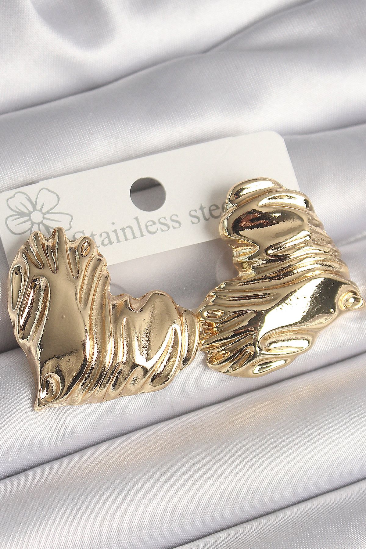 BZK ACCESSORİES Pirinç Gold Renk İşlemeli Kalp Model Kadın Küpe