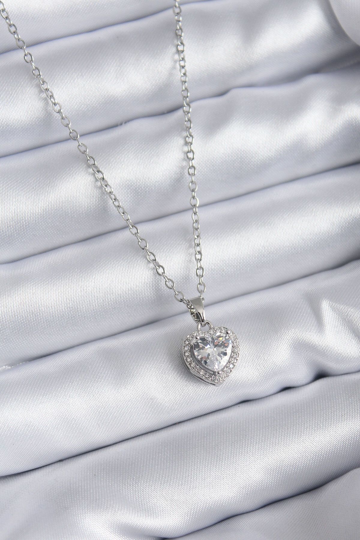 MMB Boutique 316L Çelik Zincir Gümüş Renk Kalp Model Charm Kadın Kolye