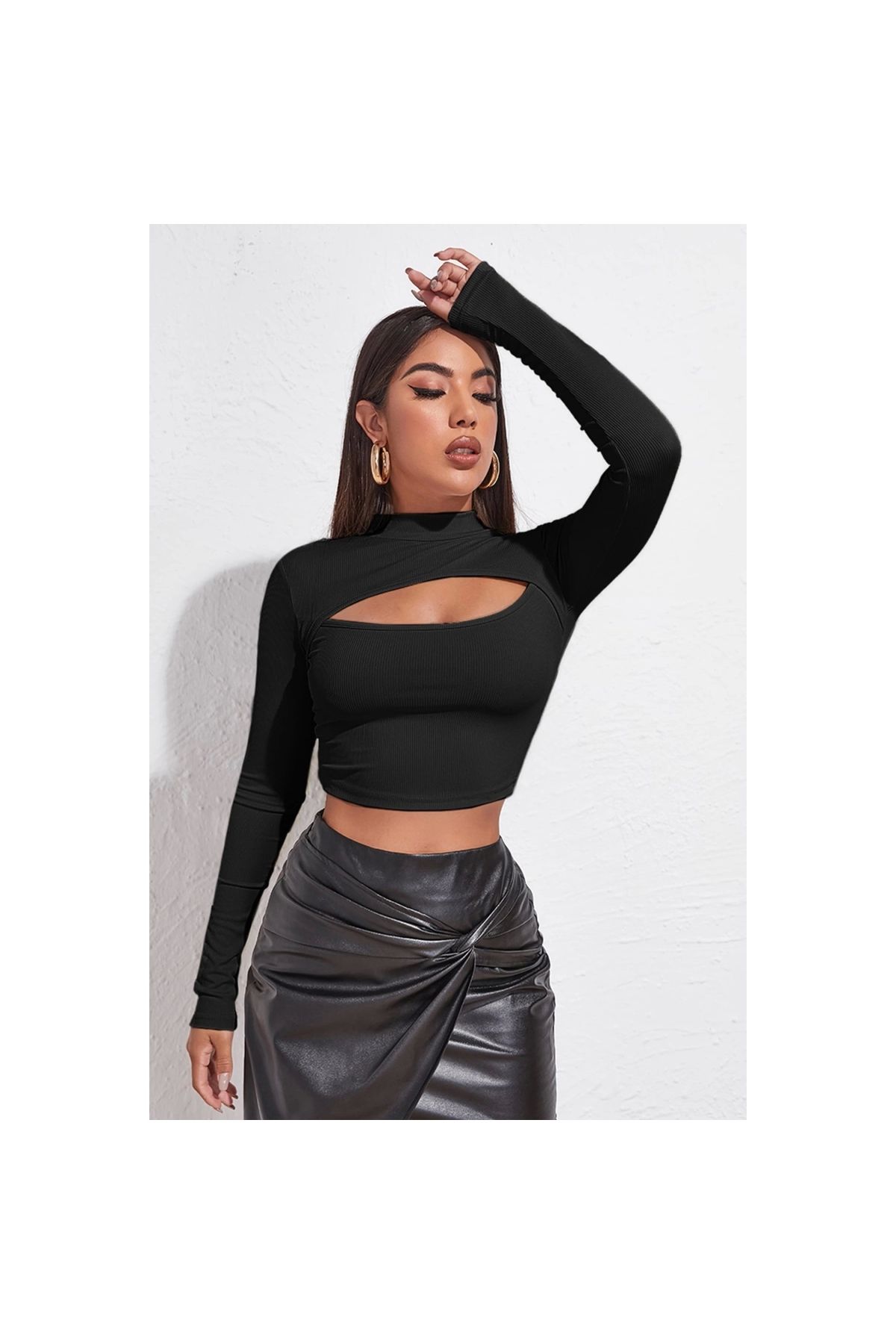 Marsilyan - Kadın Siyah Göğüs Dekolteli Uzun Kollu Cut Out Crop Top Bluz
