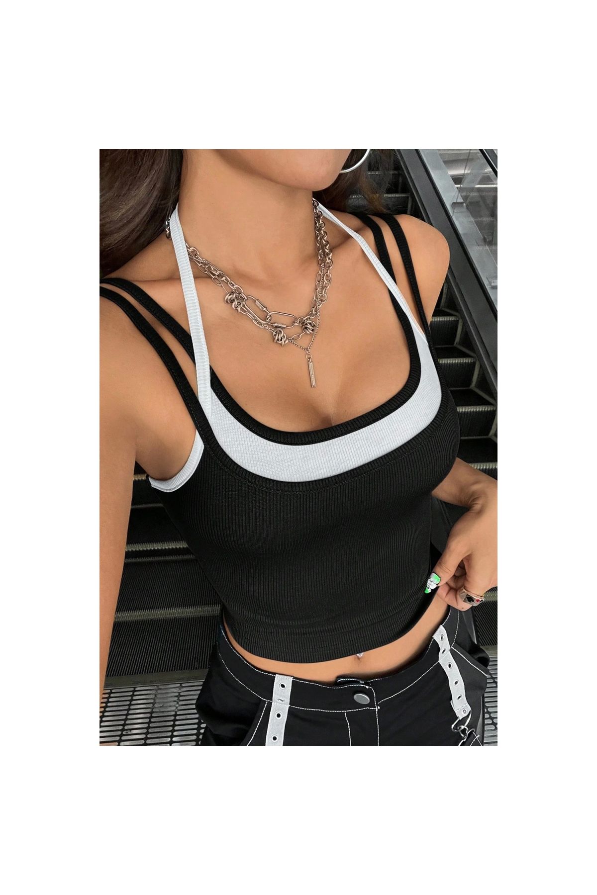 Marsilyan - Kadın Beyaz Siyah Çift Renk Çapraz Askılı Crop Top Bluz