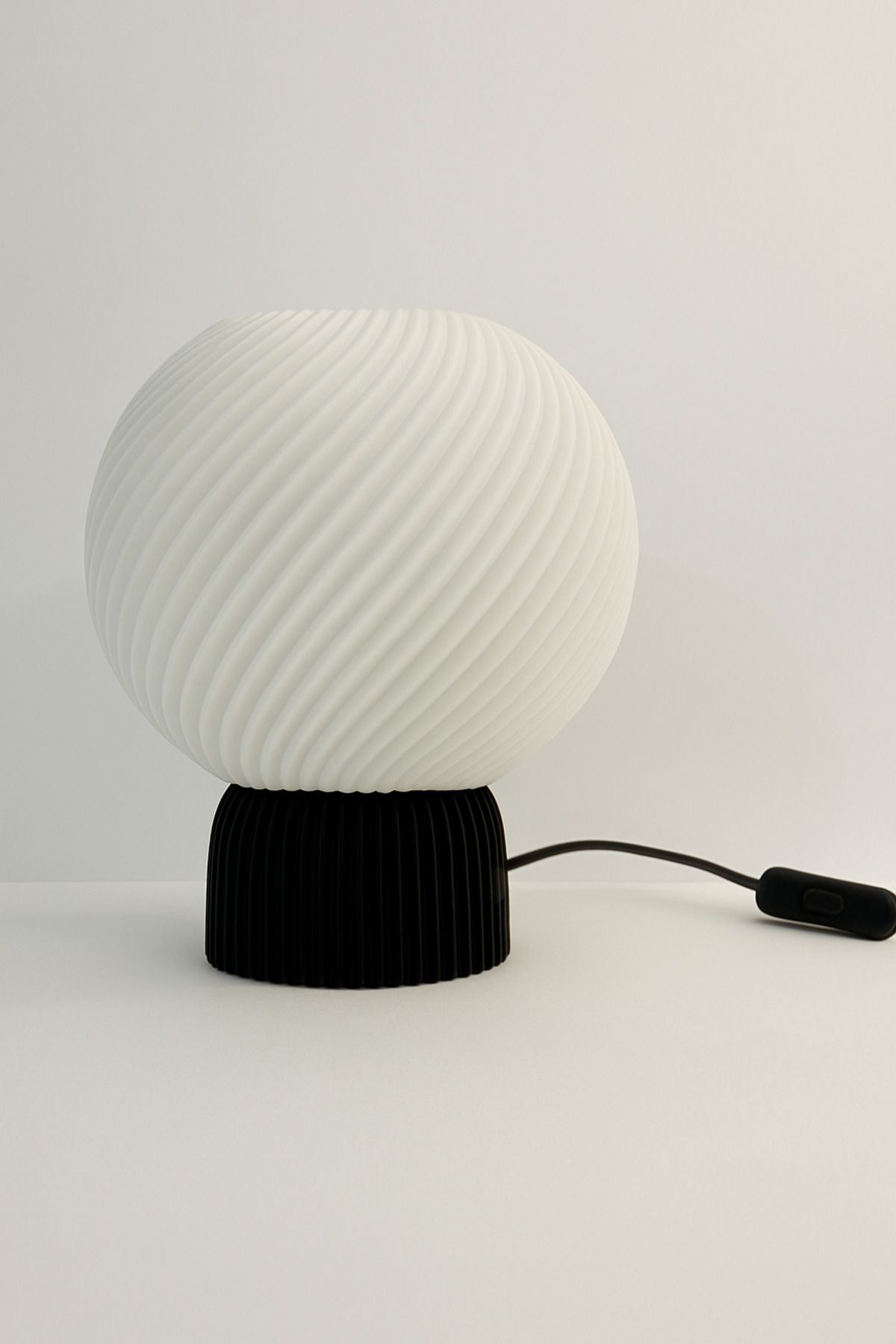 Moonart Design Lino Küre Masa Lambası | Modern Dekoratif Abajur, Şık Gece Lambası