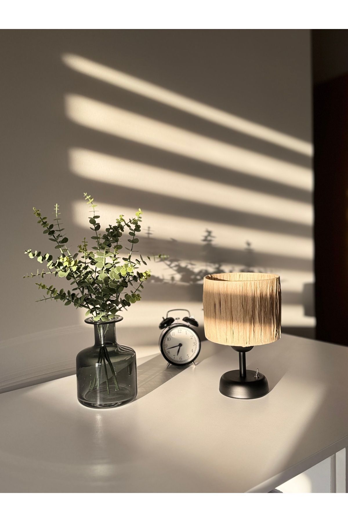 SerenityHaven Rafya - Hasır Masa Üstü Led Kablosuz Pilli Abajur