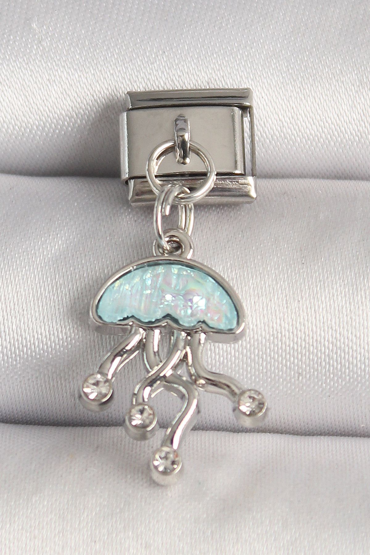 callerrons accessories Gümüş Renk Mavi Mineli Deniz Anası Model Zirkon Taş Detaylı Nomination Charm - EBJ250501W32895