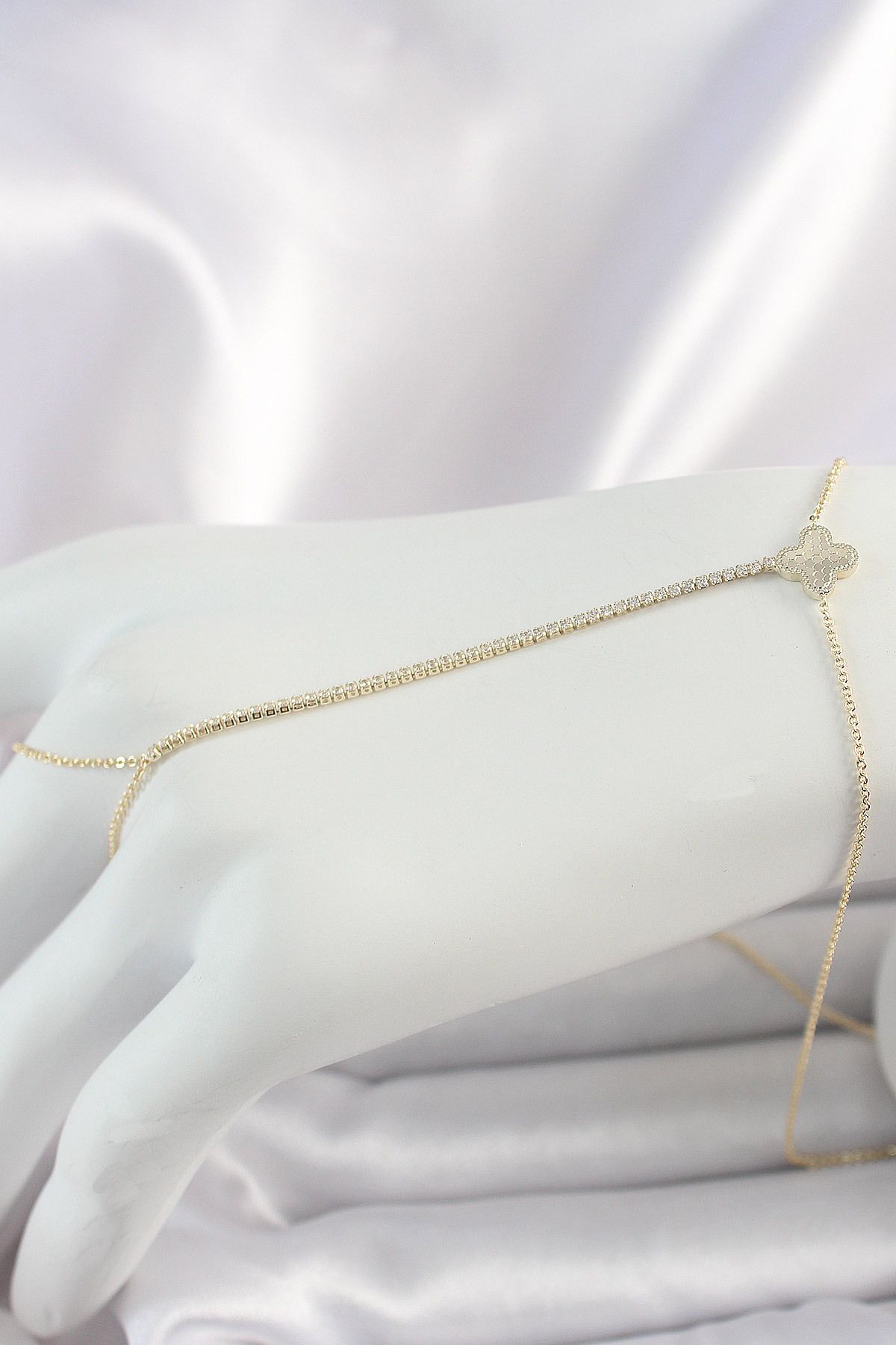 callerrons accessories Pirinç Gold Renk Su Yolu Zirkon Taşlı Yonca Model Kadın Şahmeran - EBJ250501W33496