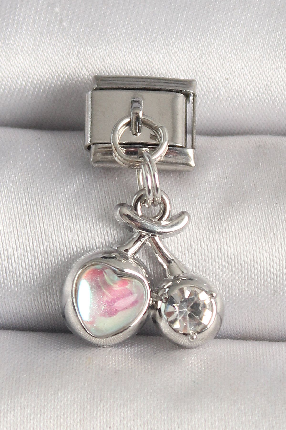callerrons accessories Gümüş Renk Pembe Mineli Kalp Zirkon Taş Detay Nomination Charm - EBJ250501W32873