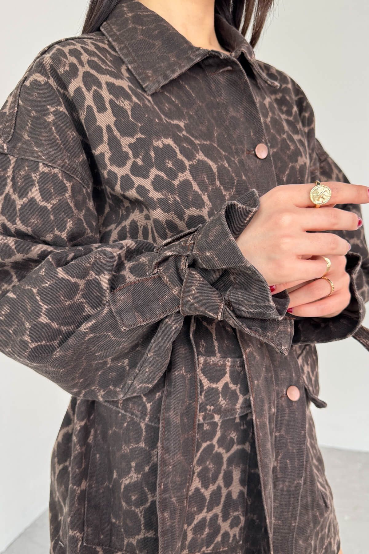 Cappmoda-Tkm-03706 Leopard Patterned Denim Jacket Mini Skirt with Pockets Double Set 8