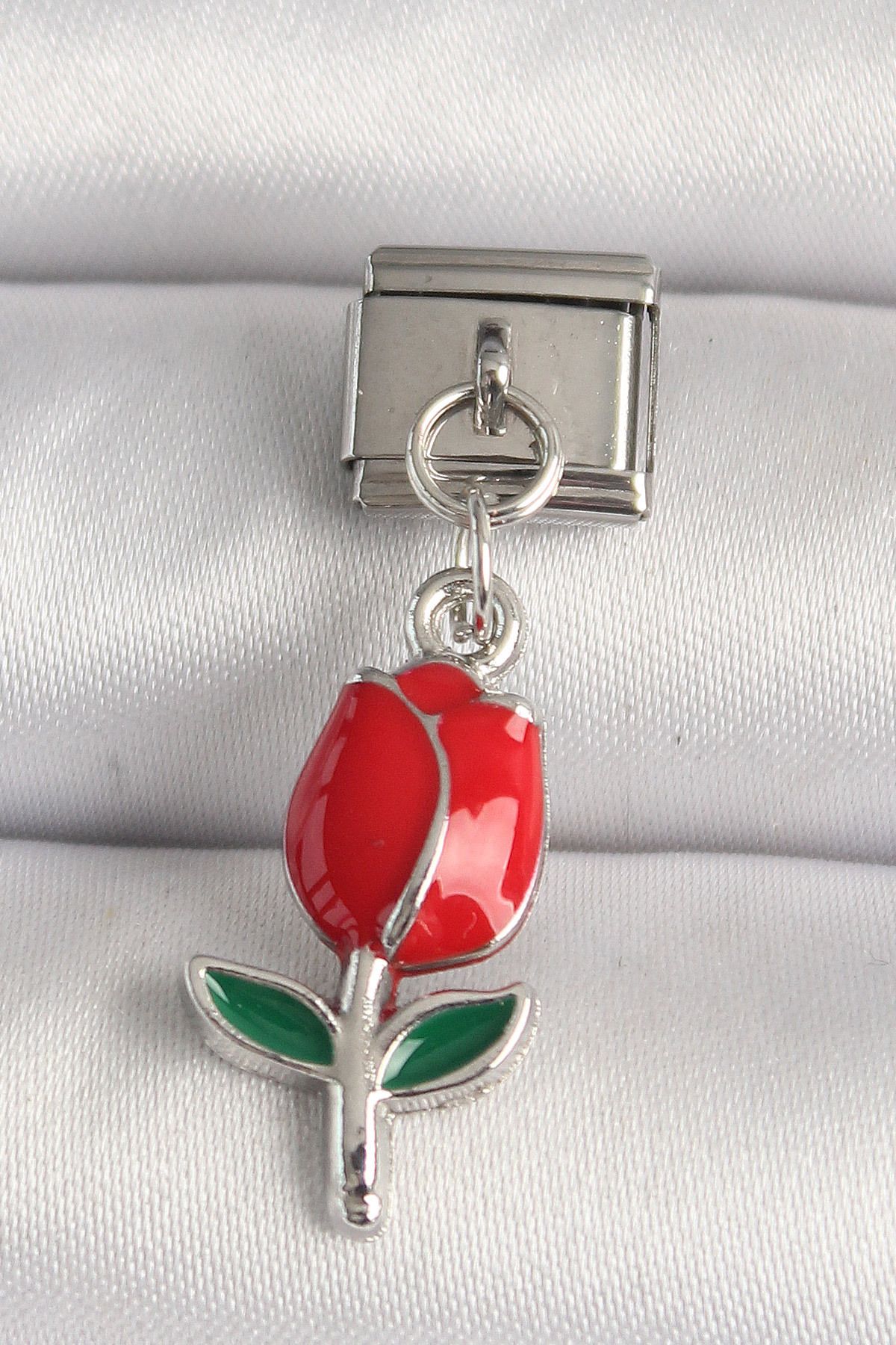 callerrons accessories Gümüş Renk Kırmızı Gül Model Nomination Charm - EBJ250501W32846
