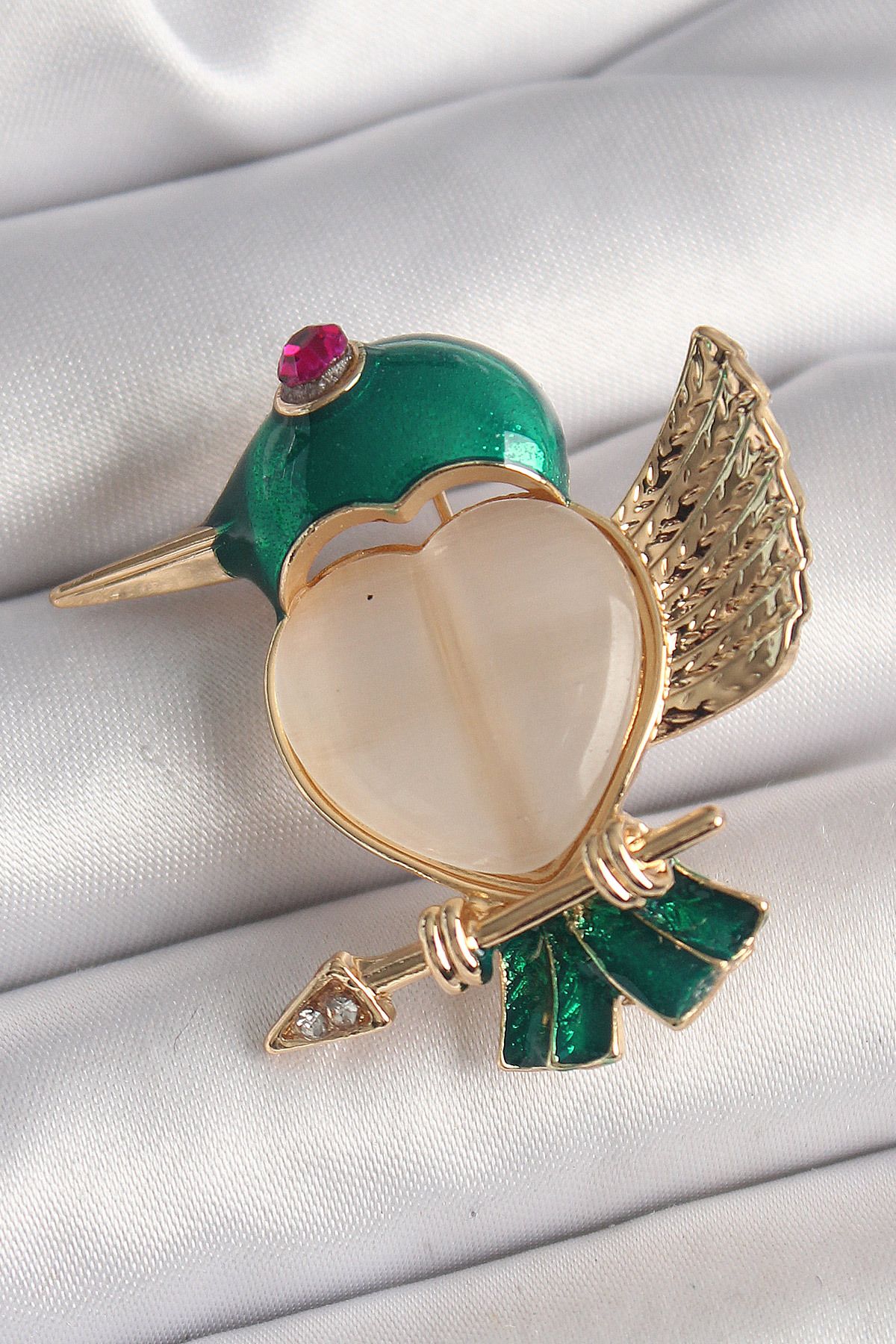 callerrons accessories Pirinç Gold Renk Beyaz Mineli Kalp Yeşil Sinek Kuşu Model Pembe Zirkon Taş Detay Kadın Broş - EBJ250