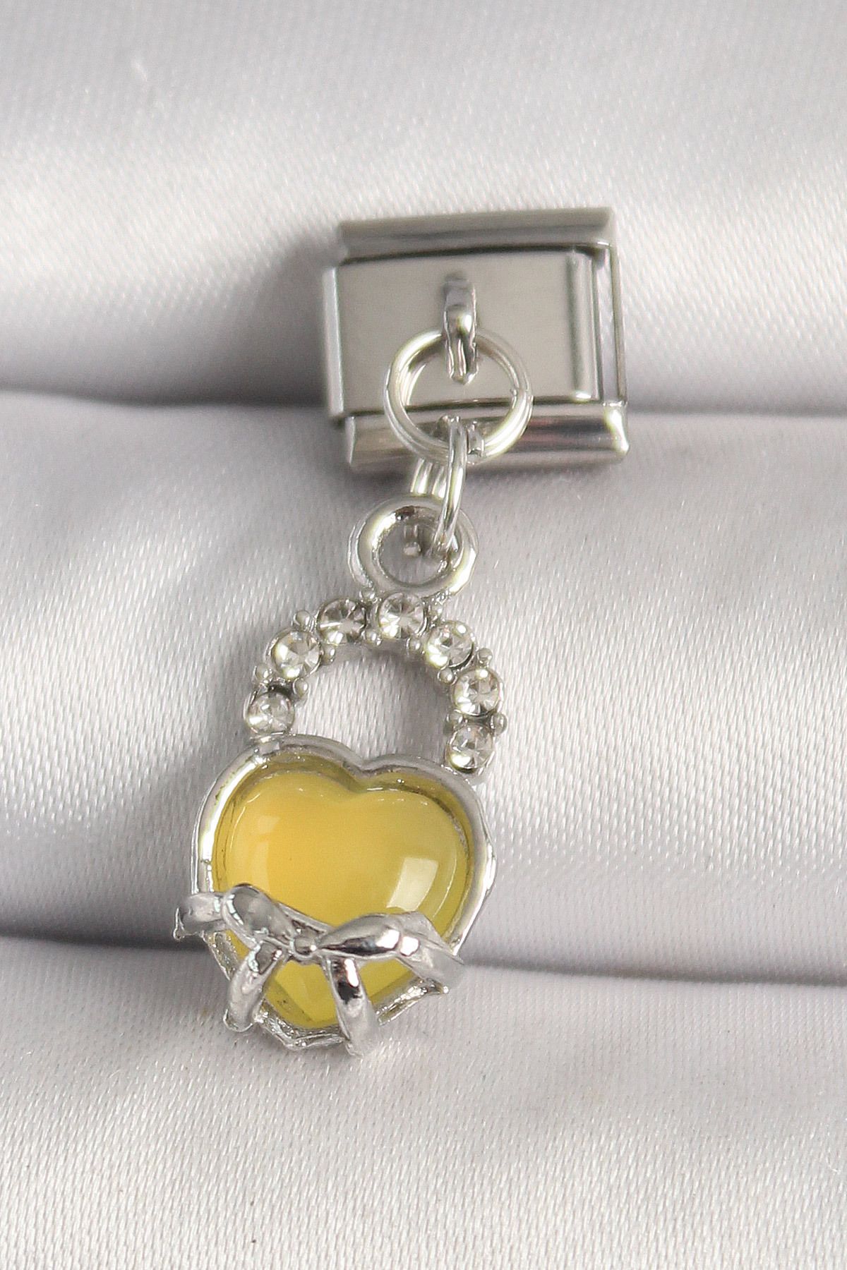 callerrons accessories Gümüş Renk Zirkon Taşlı Sarı Kilit Kalp Model Nomination Charm - EBJ250501W32944