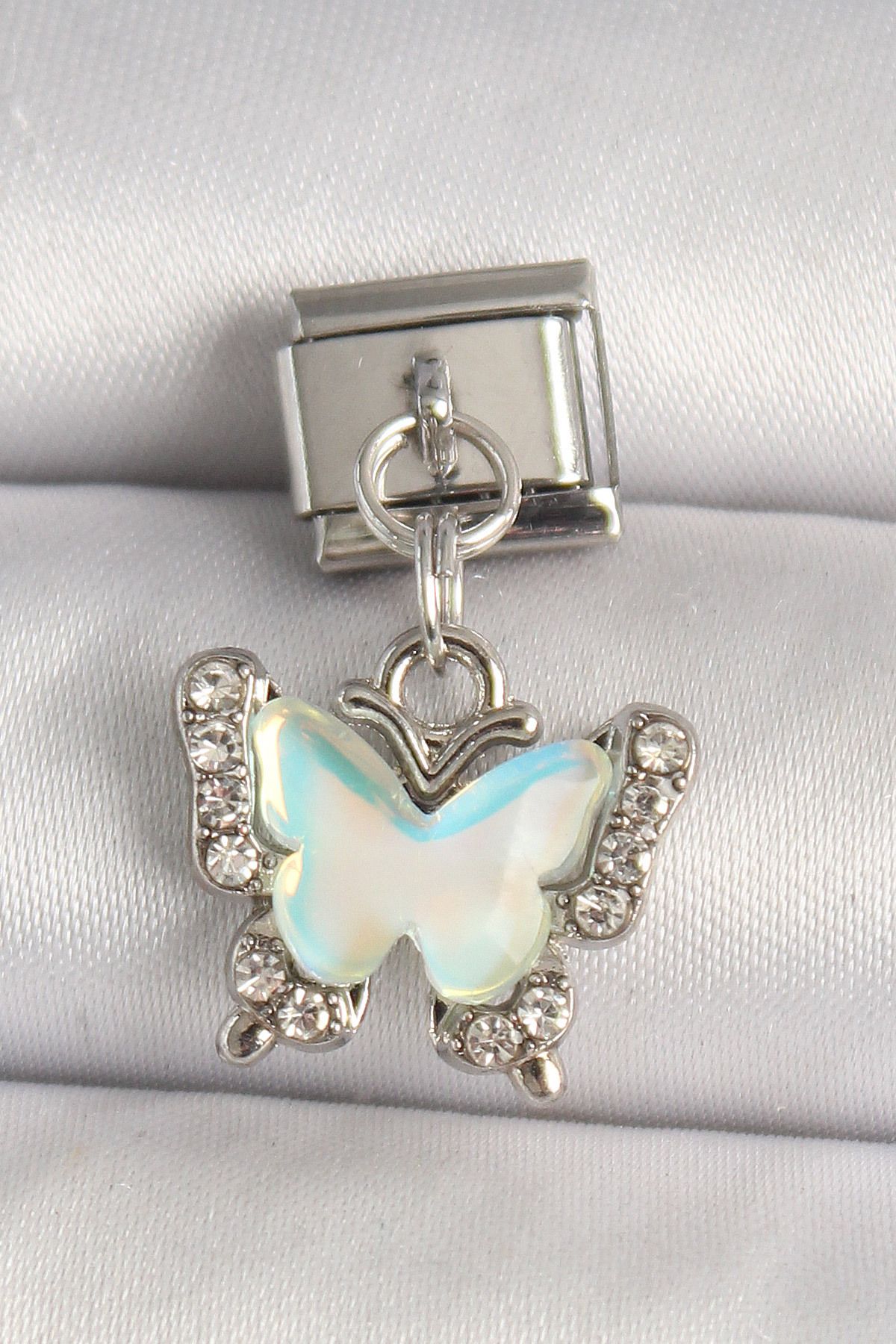 callerrons accessories Gümüş Renk Zirkon Taşlı Sarı Mineli Kelebek Model Nomination Charm - EBJ250501W32957