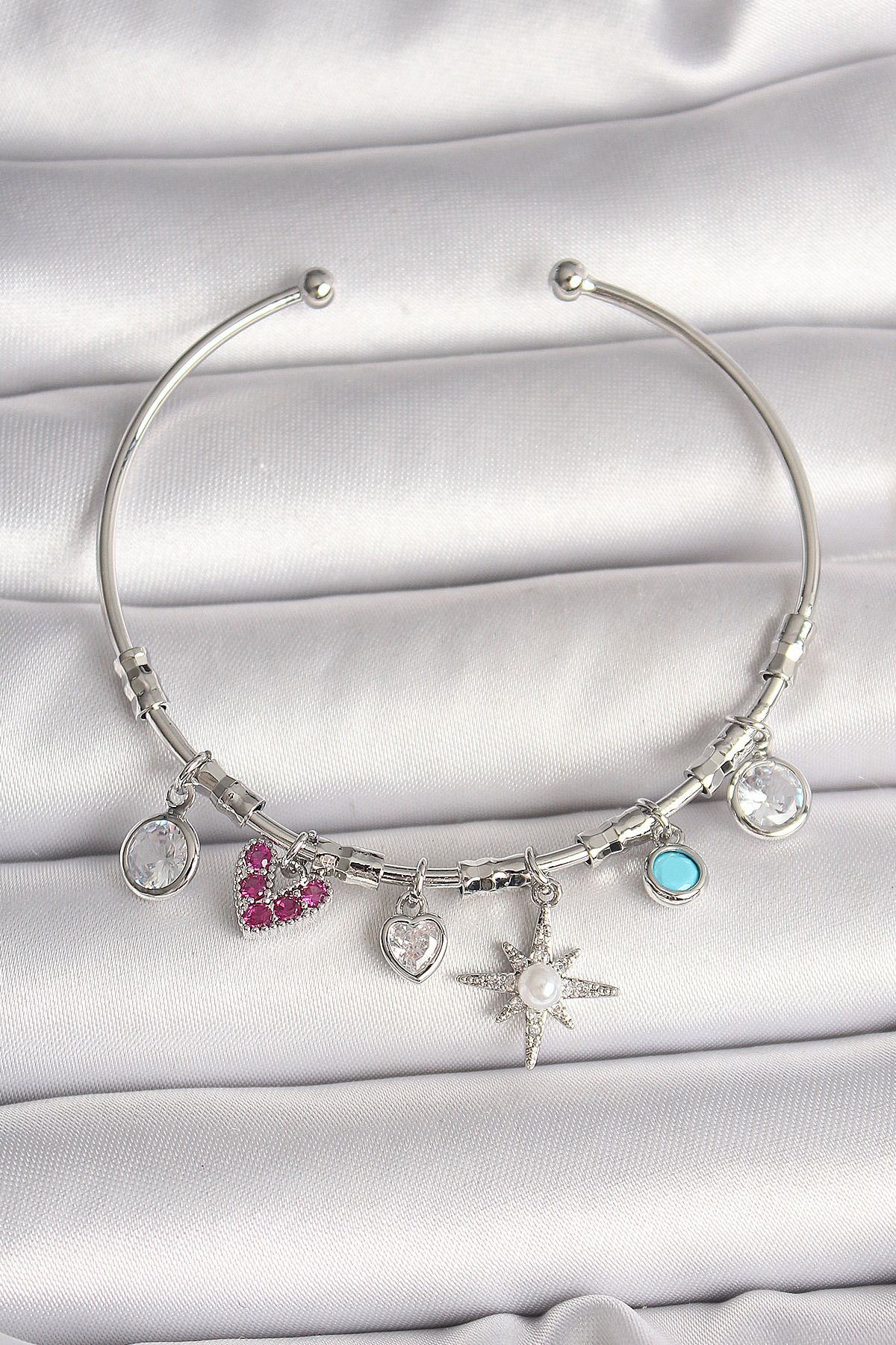 callerrons accessories Pirinç Gümüş Renk Sallantı Zirkon Taşlı Kutup Yıldız Figür Kalp Detay Charm Kadın Bileklik - EBJ2505