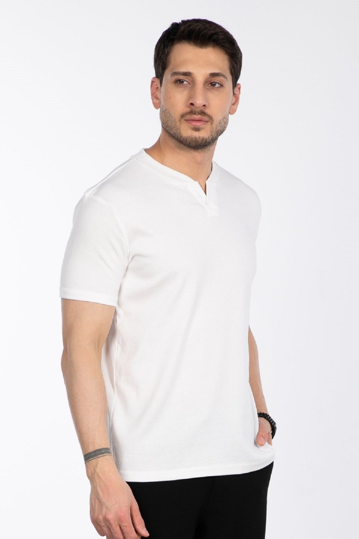 OIL PARK Erkek S V Yaka Detaylı %100 Pamuk Ribana Dokuma T-Shirt