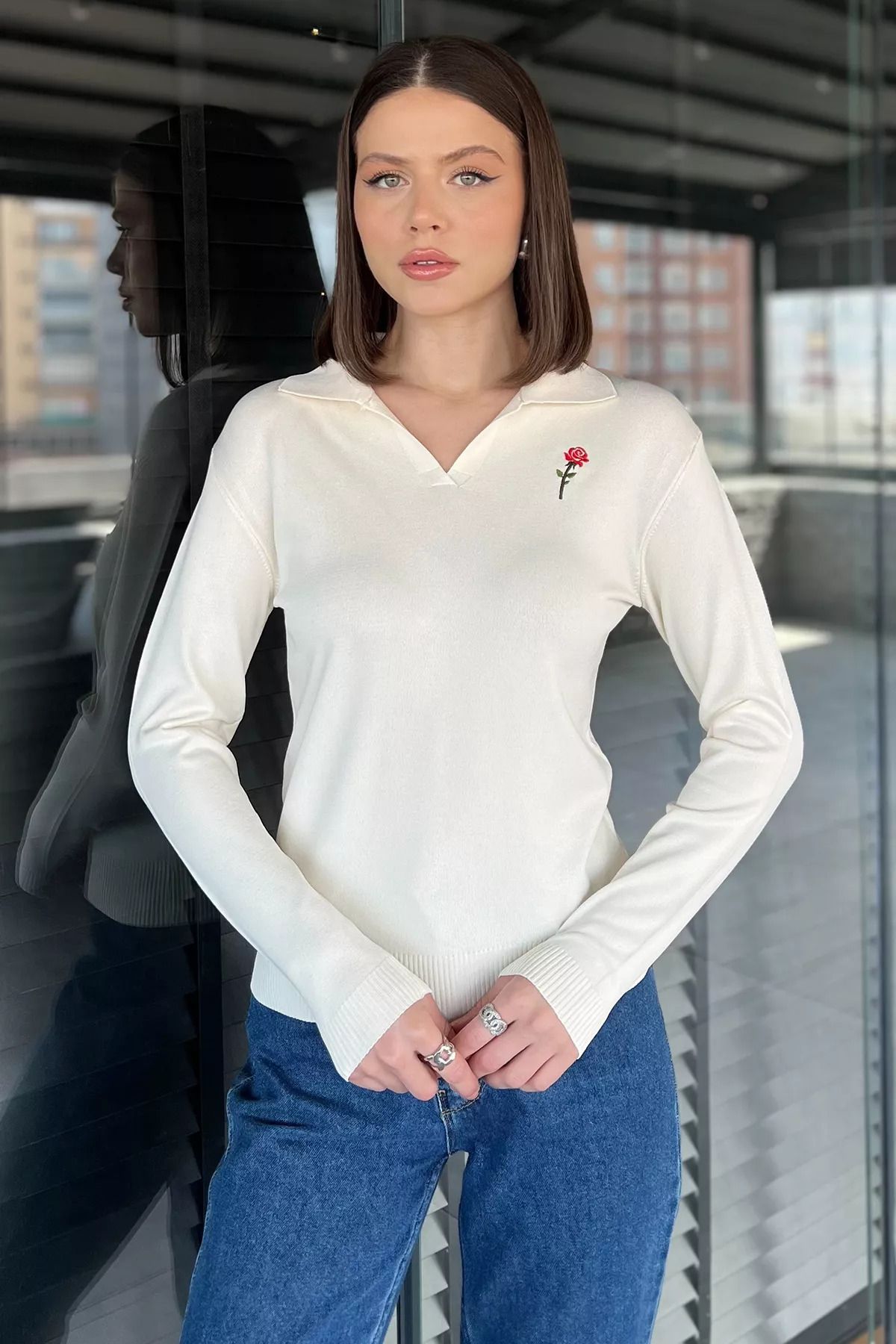 GÜLSELİ Krem Kadın Polo Yaka Gül İşlemeli Triko Bluz