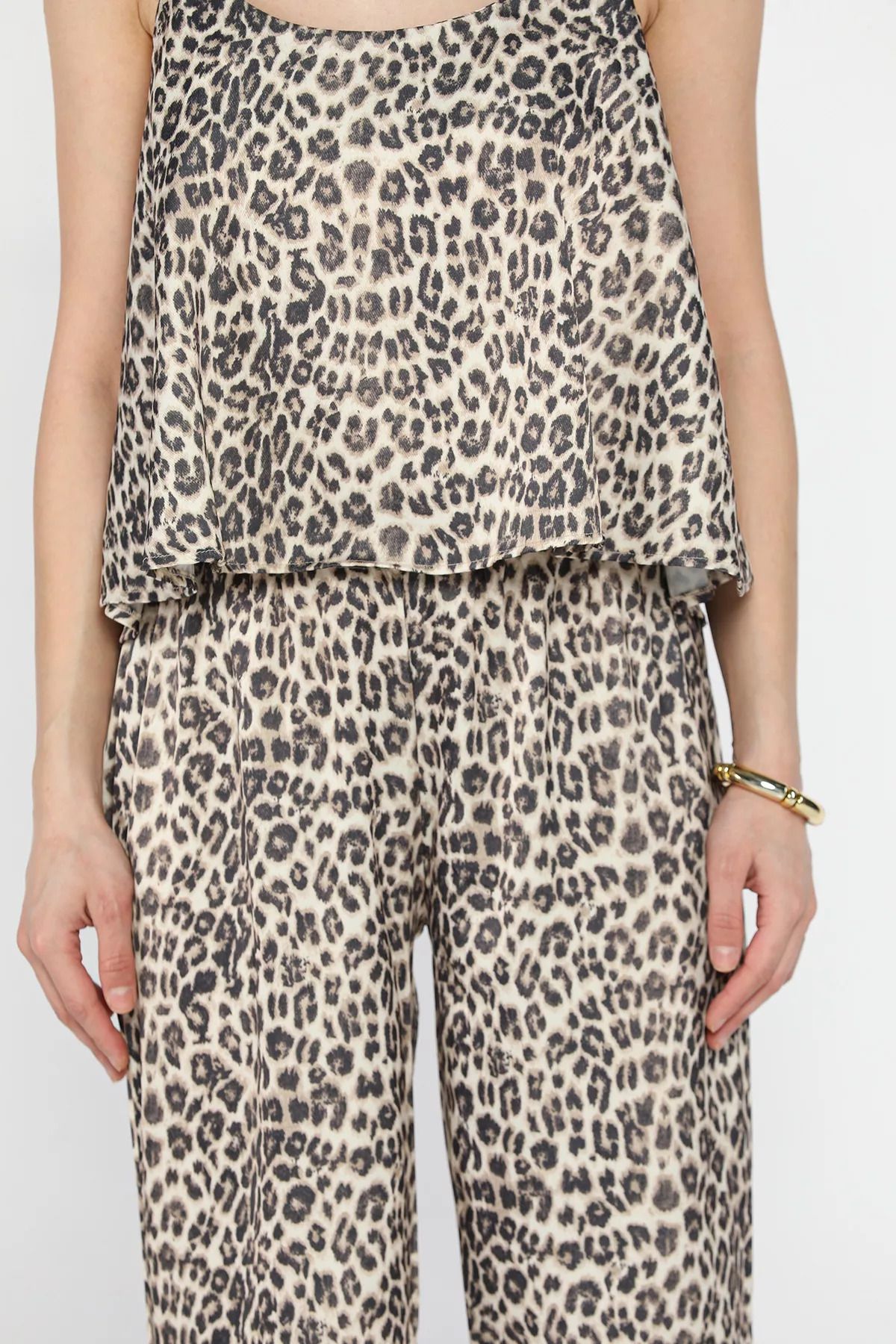 GÜLSELİ-Leopard Pattern Leopard Pattern Rope Strap Satin Blouse Trousers Double Set 4